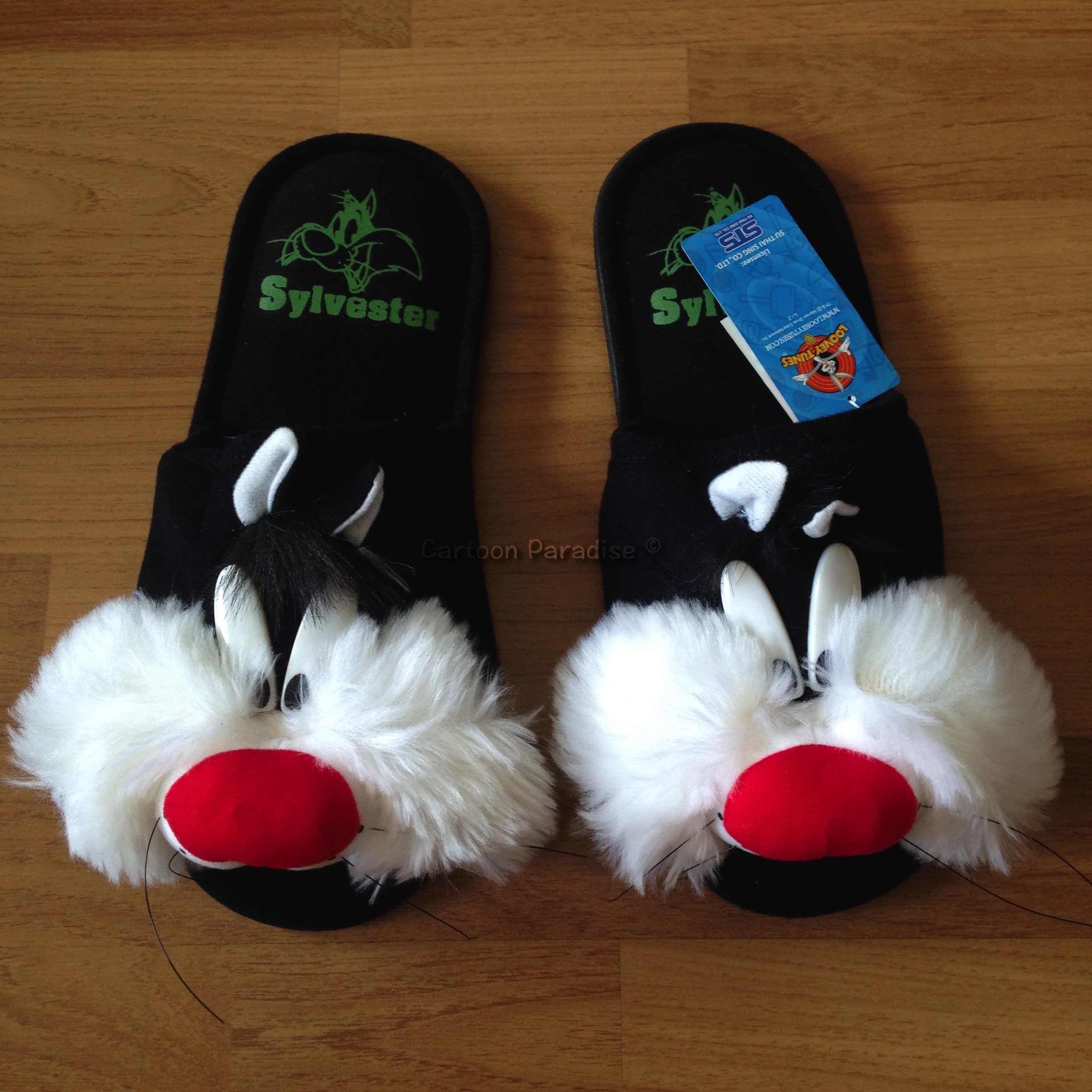 Looney Tunes รองเท้าใส่ในบ้าน ลูนนี่ ทูนส์ ซิลเวสเตอร์ ลิขสิทธิ์แท้ Looney Tunes Sylvester Slippers Shoes Black Free Size