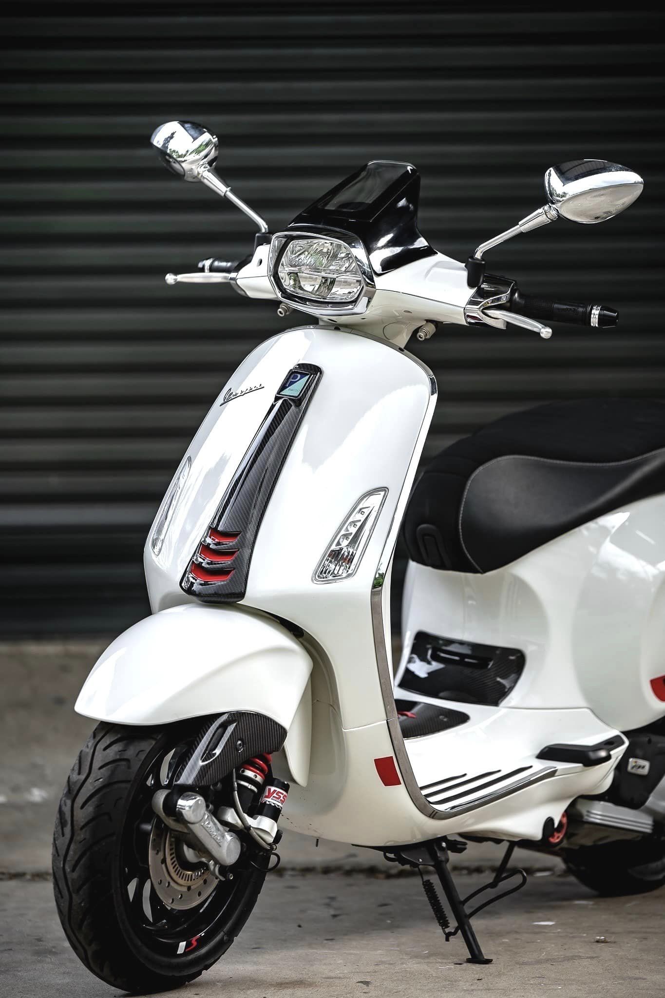 ชิวหน้า Vespa Sprint150 i-get MotolordD 1700฿ -สีใส -สีชาอ่อน