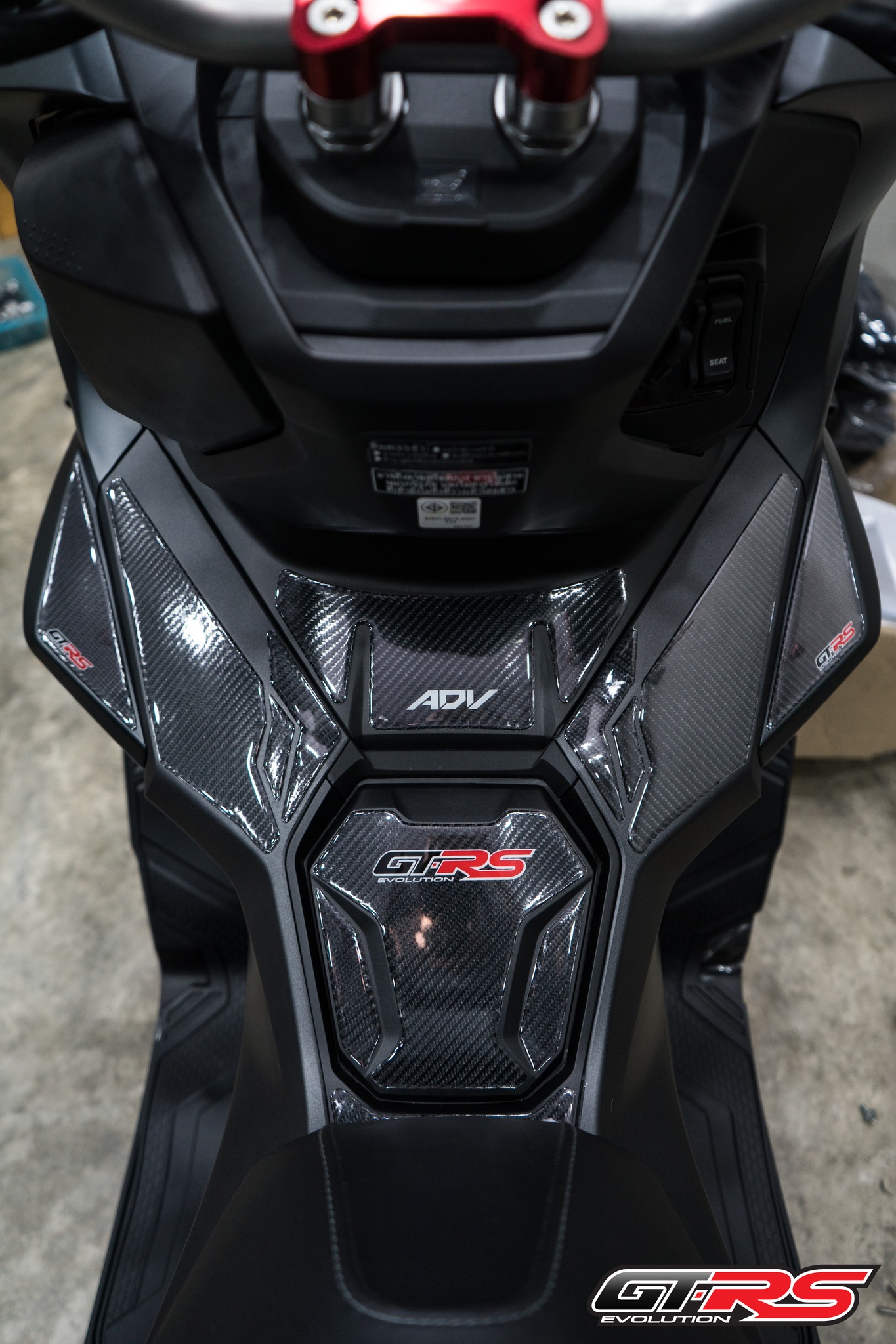 สติ๊กเกอร์กันรอยคอลโซลข้างถังน้ำมัน (ชุดใหญ่) GTRS ADV-160