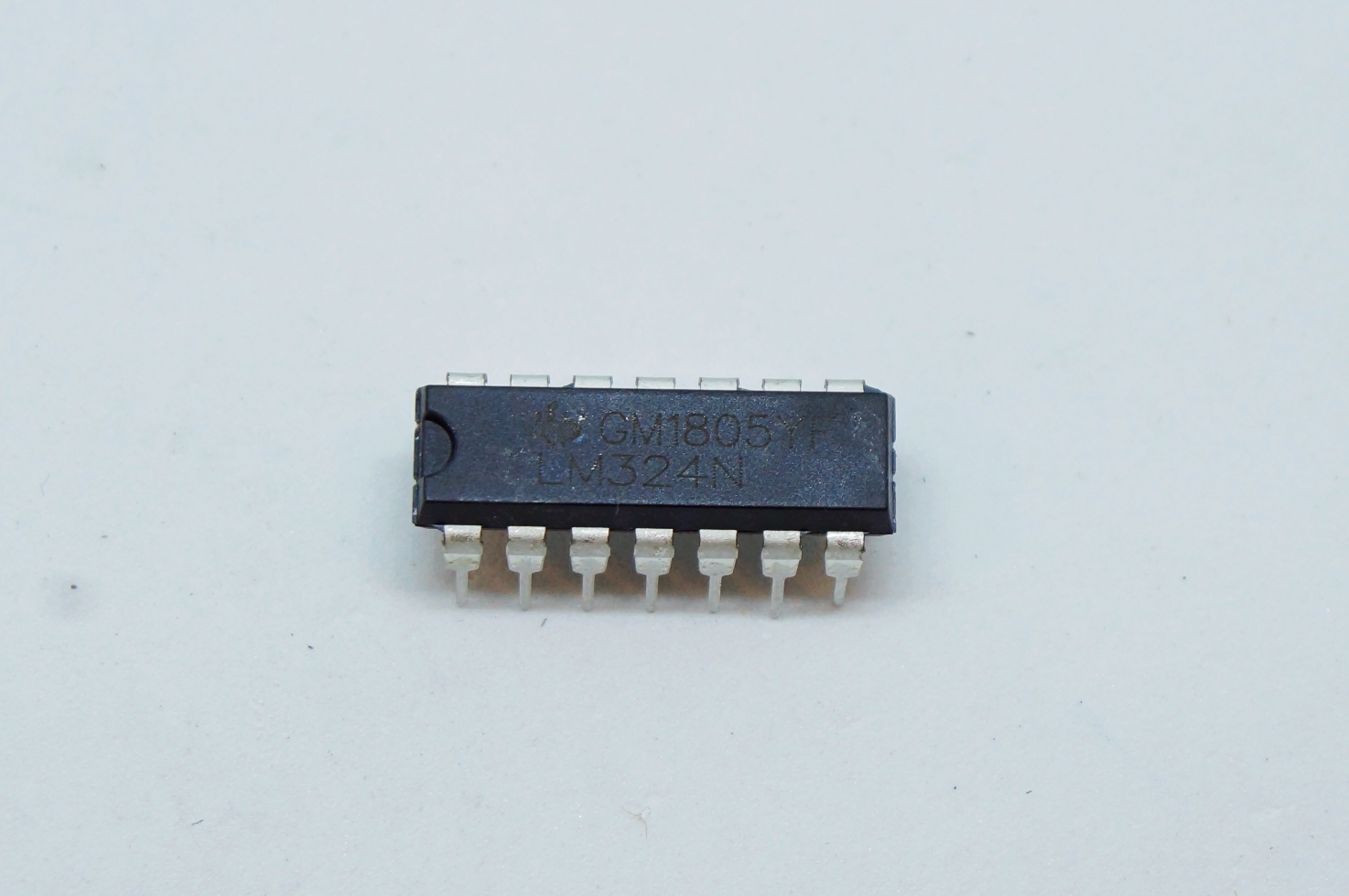 LM324 Quad-Operational Amplifiers