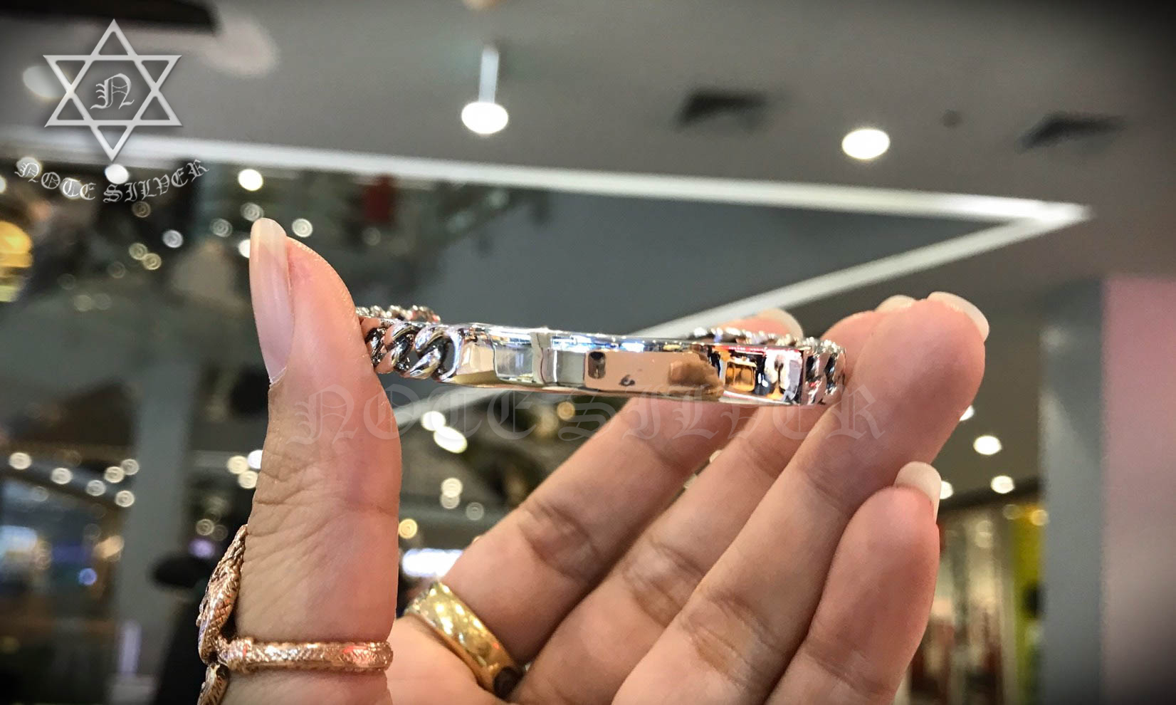 กำไรข้อมือเงินแท้ ลายโซ๋ด้านหน้าเรียบ Sterling Silver 925 NSBL2435
