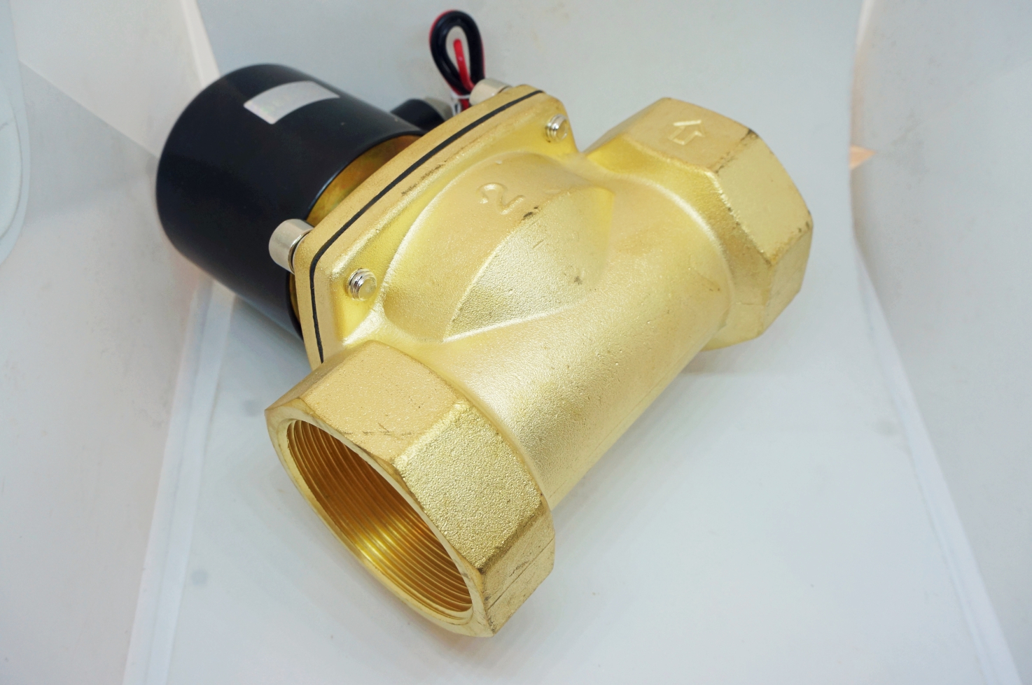 โซลินอยด์วาล์วทองเหลือง 12VDC 2"