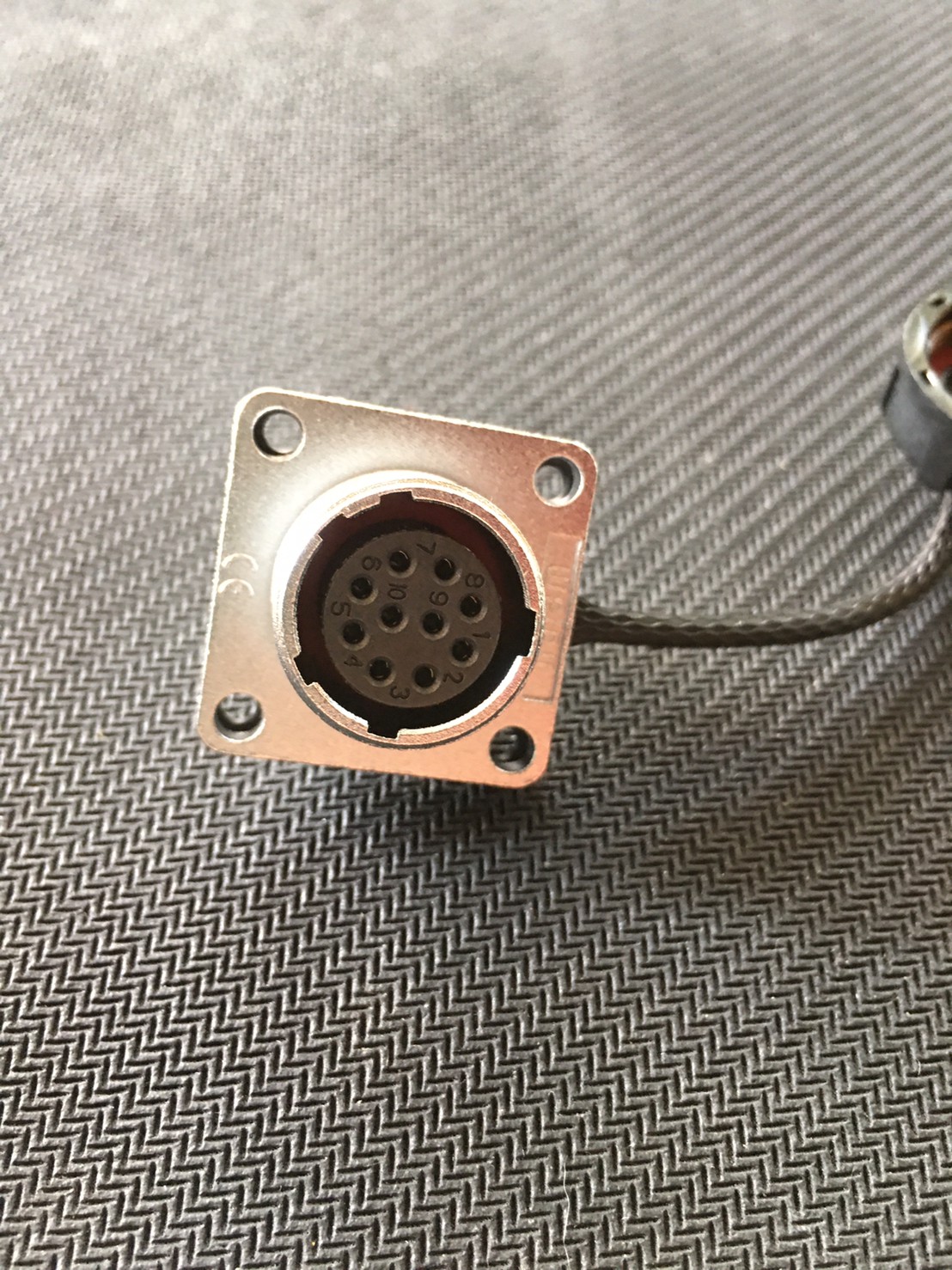 คอนเนคเตอร์ต่อสายไฟ WF16 10pole #0.75sqmm 5A, box mounting IP67 WF16K10ZZ female poles