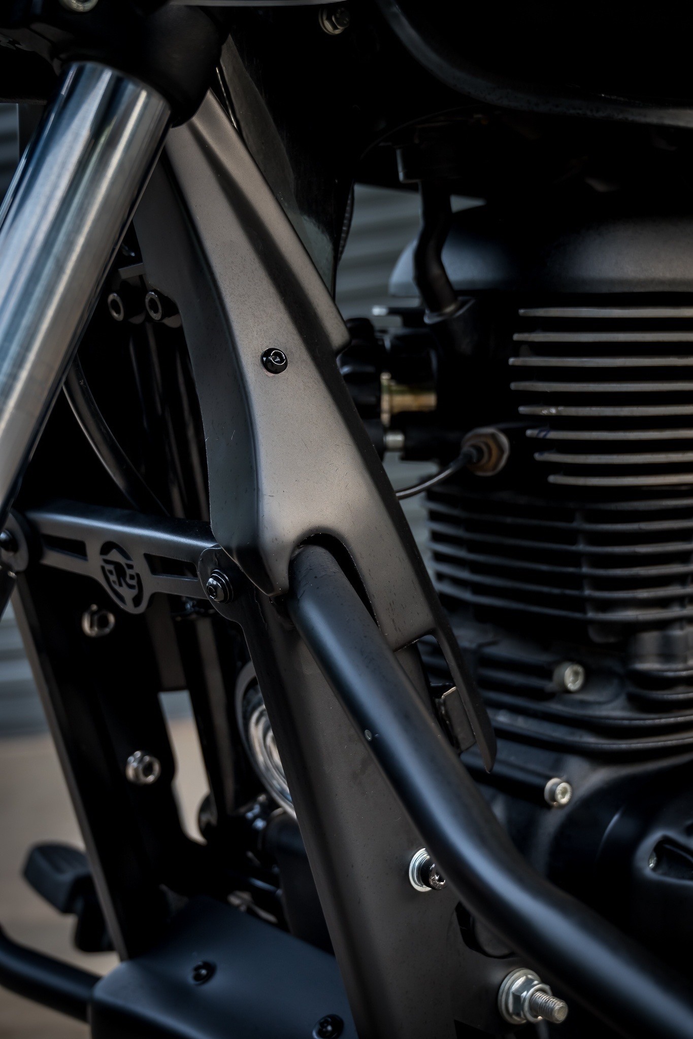 Royal Enfield METEOR 350 (เมธิออ 350) 1.หน้ากากโม่งใหญ่ 3990฿ 2.คาดกลางถัง 1950฿ 3.ครอบฝากระเป๋าข้าง 1990฿ 4.ครอบเครื่อง 2300฿ 5.แคชบาร์+อกไก่ 4700฿