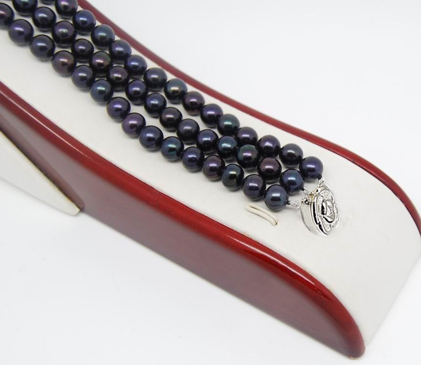 สร้อยข้อมือไข่มุกแท้ สีดำ แบบ 3 ชั้น 6-6.5 มิล