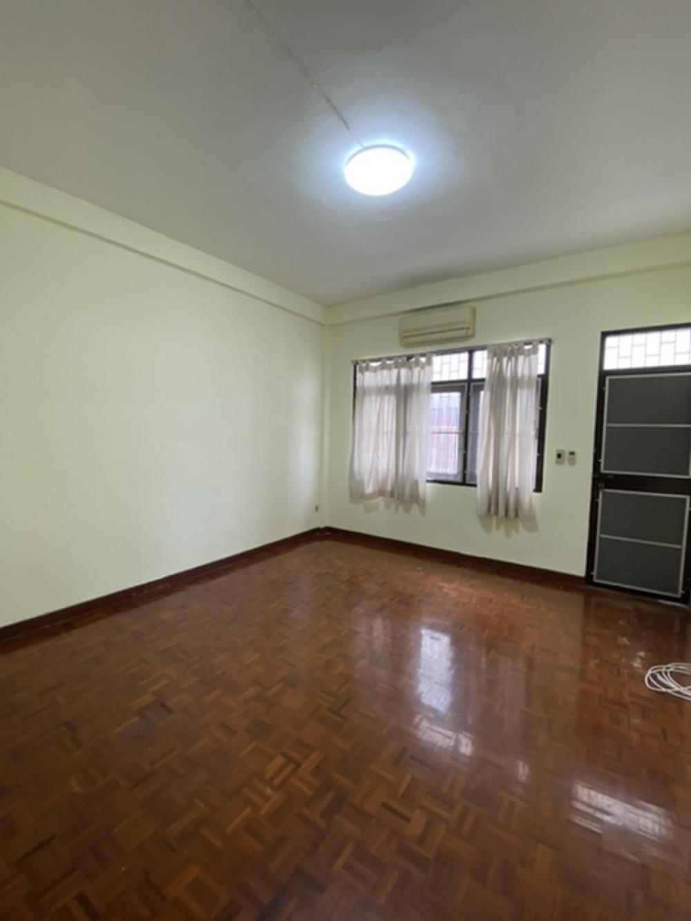 อาคารพาณิชย์ ประชาชื่น 27