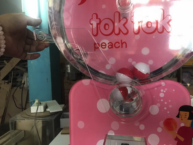 เครื่องออกรางวัลตู้อะครีลิค สำรับลูกบอลทรงกลม