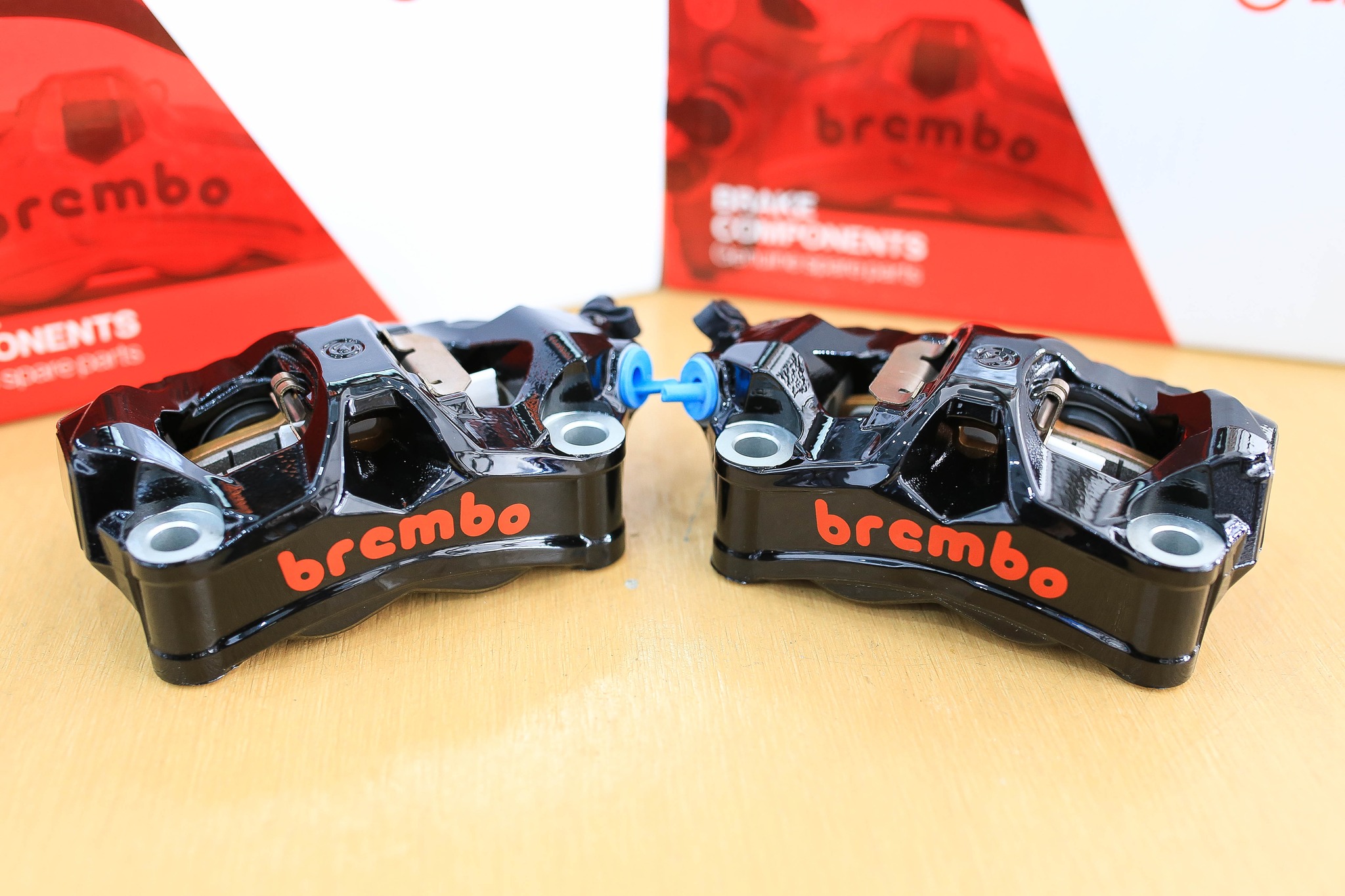ปั้ม Brembo Stylema สีใหม่ล่าสุดดำเงาโลโก้แดง ข้างละ 17,000 คู่ละ 31,000฿
