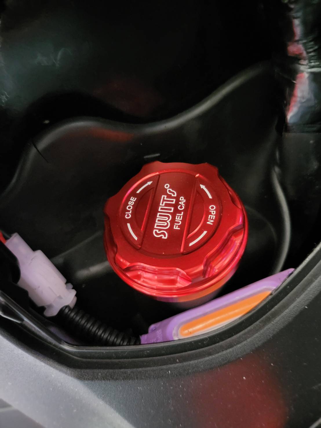 ฝาถังน้ำมัน SWITS ใส่ทุกรุ่น สี แดง น้ำเงืน ม่วง เขียว