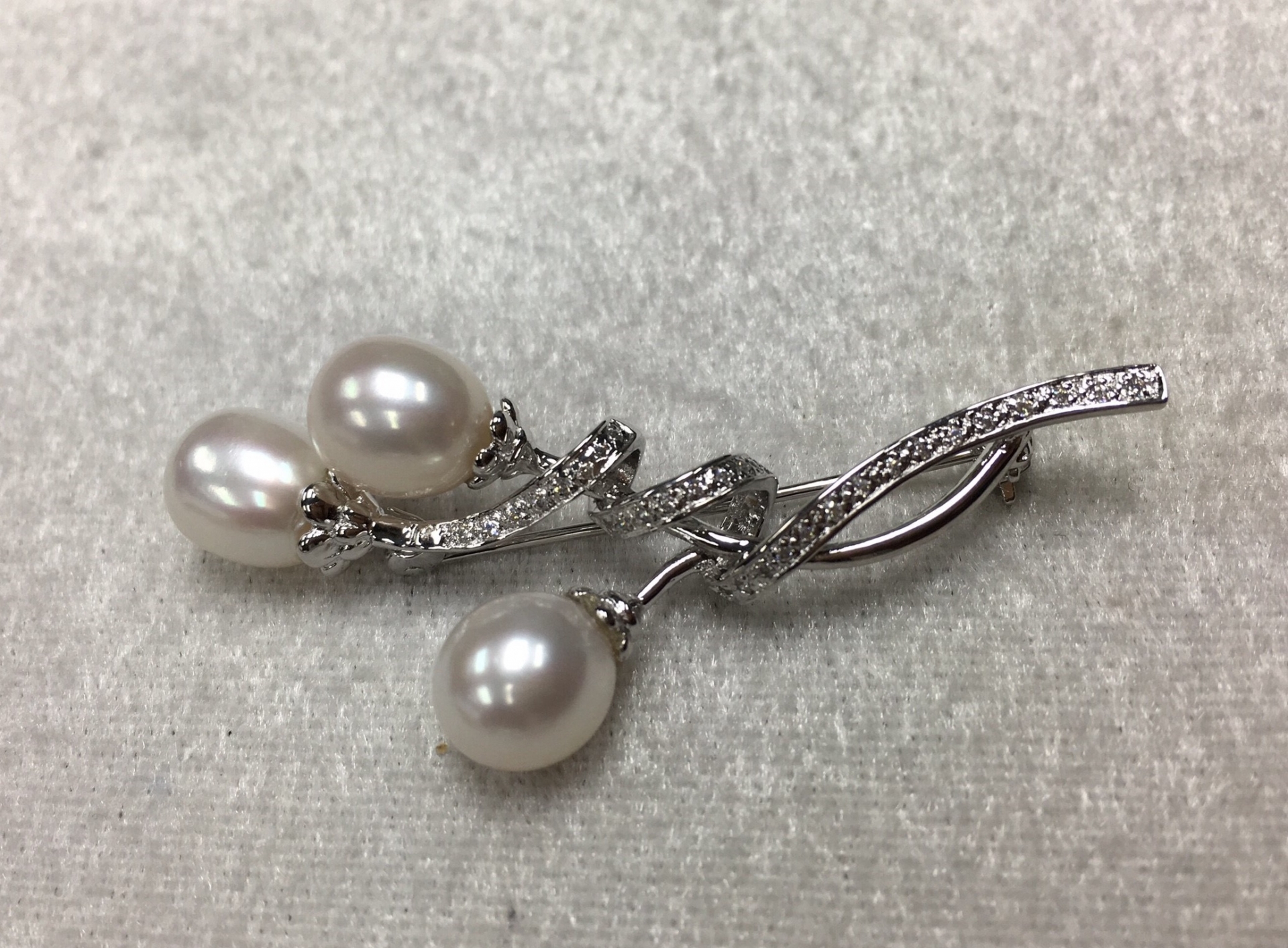 เข็มกลัดติดเสื้อ ไข่มุกแท้