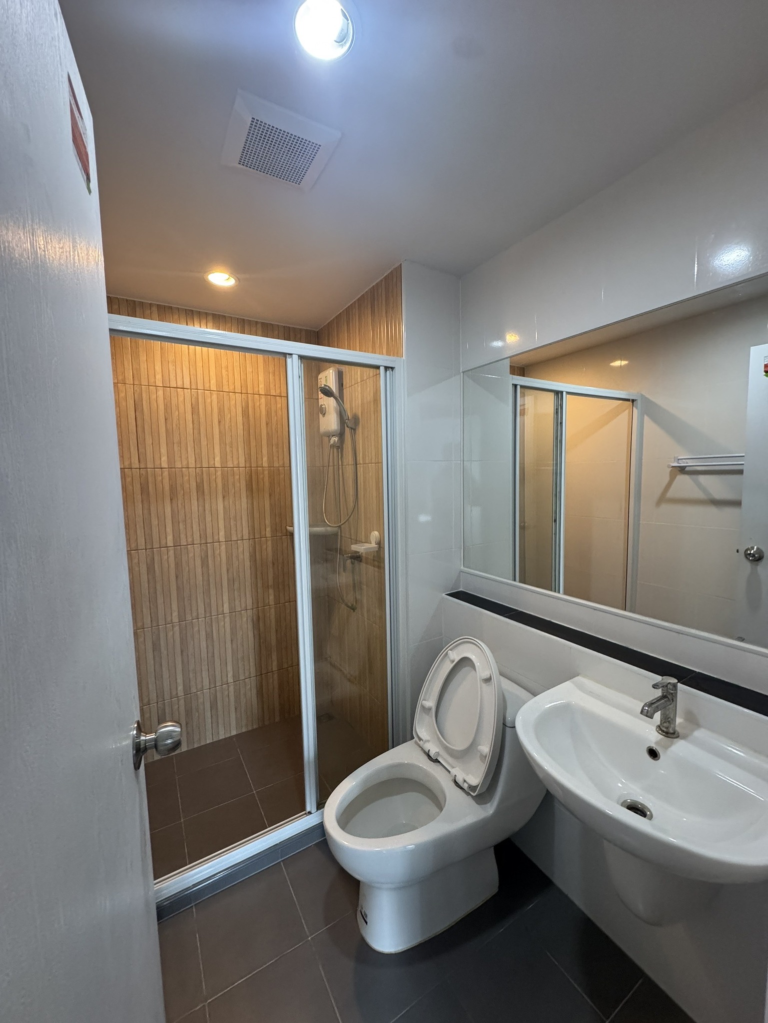 ไฮ คอนโด แจ้งวัฒนะ - HI CONDO CHAENGWATTANA (VIP)