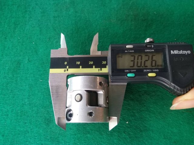 คับปลิ้ง โต 30 มิล ยาว 30 มิล รูเพลา 8/10 มิล