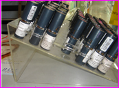 เทสเตอร์วางลิปสติก สามารถปรับเปลี่ยนรูปแบบได้หลากหลาย ช่วยให้ลูกค้าหยิบซื้อได้ง่ายขึ้น