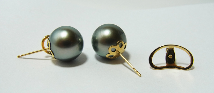 ต่างหูไข่มุก south sea 11-12 มิล ตัวเรือน 18k สีดำ เกรด AAA-AA++