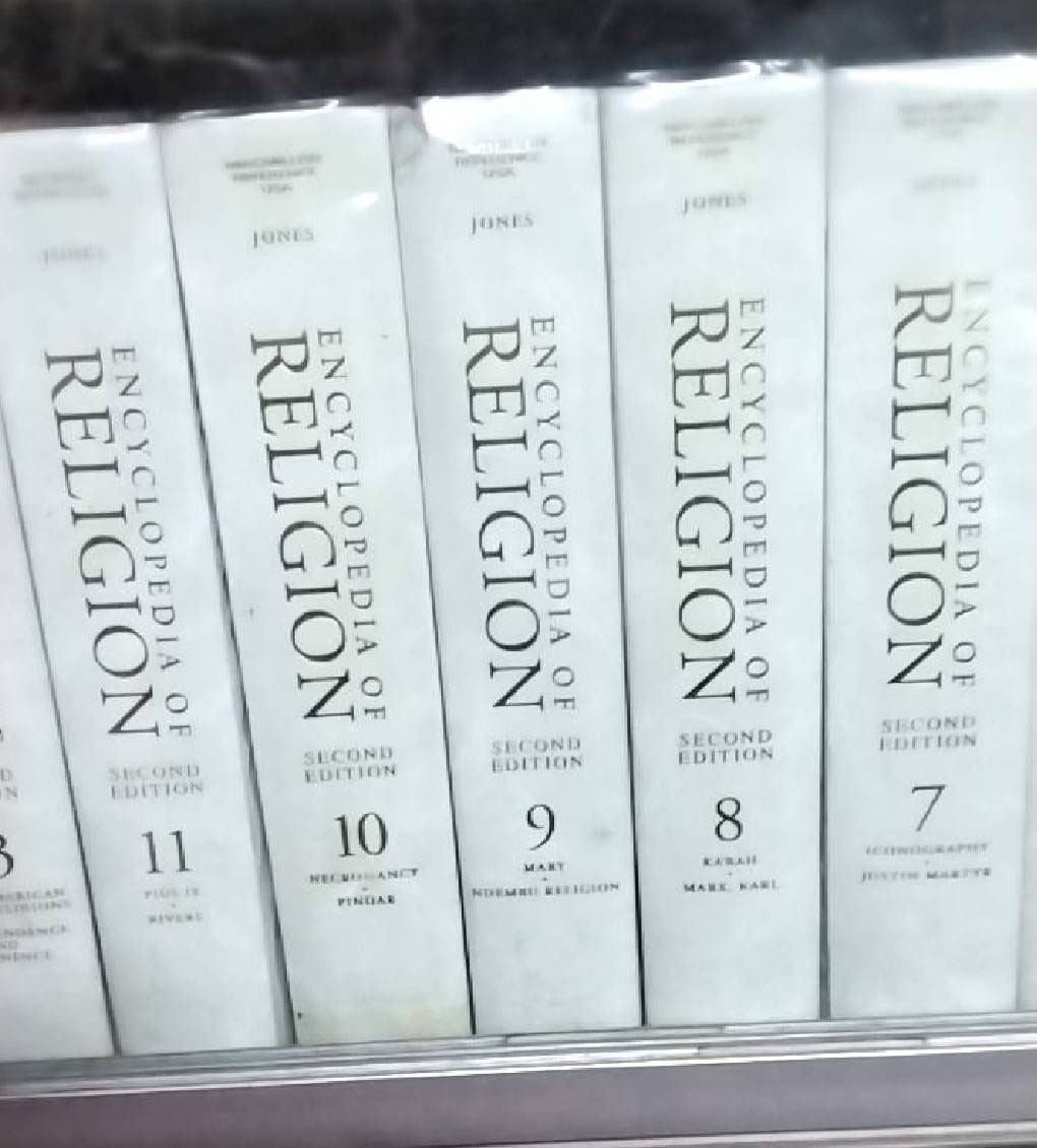 Encyclopedia of Religion (15 volumes ) (second edition)