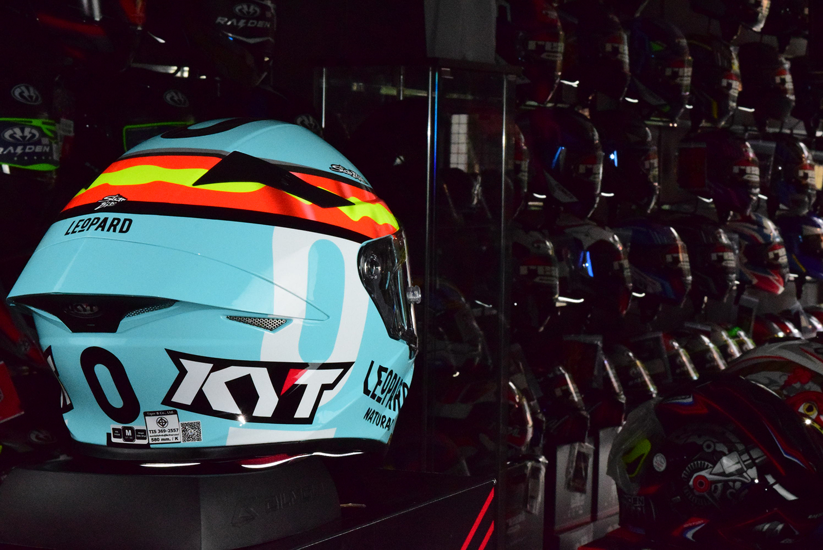 หมวกกันน็อคKYT รุ่น TT-REVO LEOPARD SPANIARD