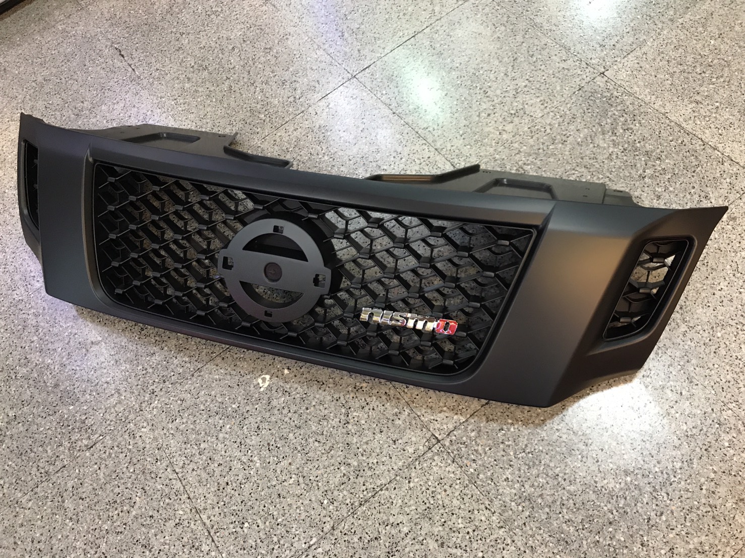 กระจังหน้า NISSAN NAVARA 2014-2017 ทรง NISMO