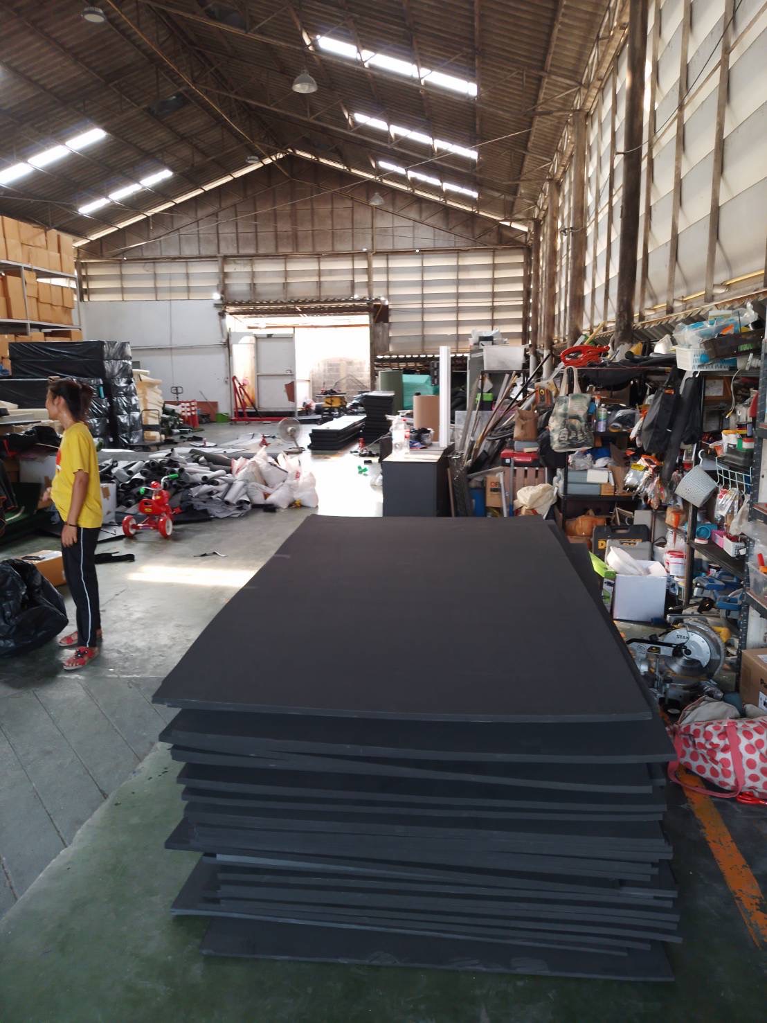 แผ่นยางสีดำ หนา 20mm. ขนาด 130x240cm.