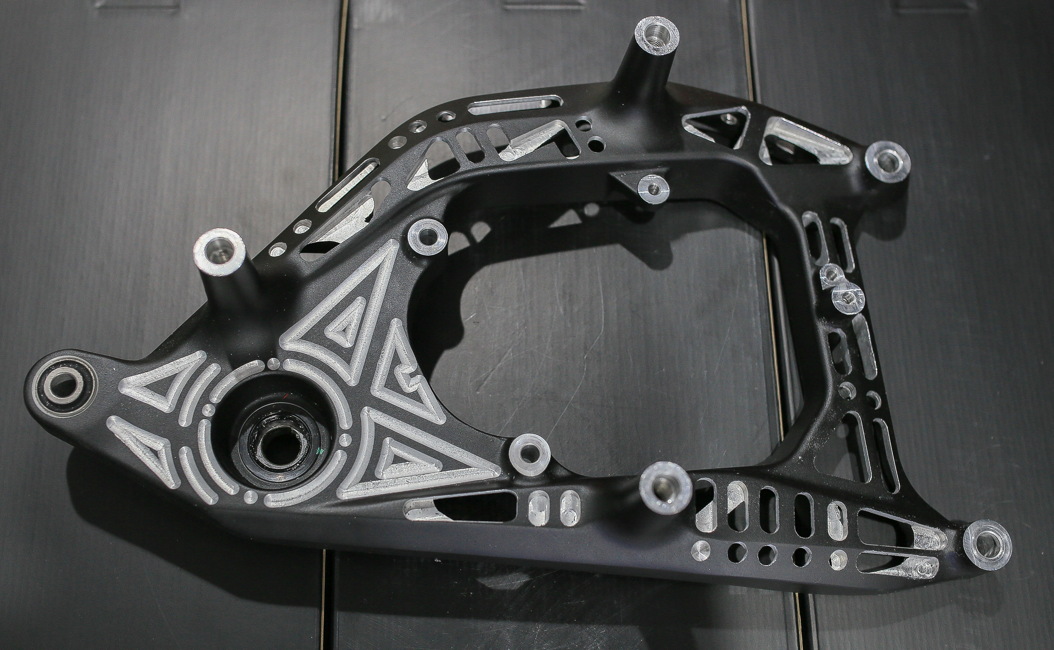 สวิงอาร์ม สล็อต เจาะไล่เบา แนวซิ่ง Forza350 ราคาแลก1000 ขายขาด2950