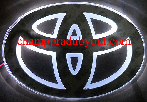 โลโก้มีไฟ TOYOTA AVANZA 04-11 LED แสงสีขาว (ด้านหลัง)