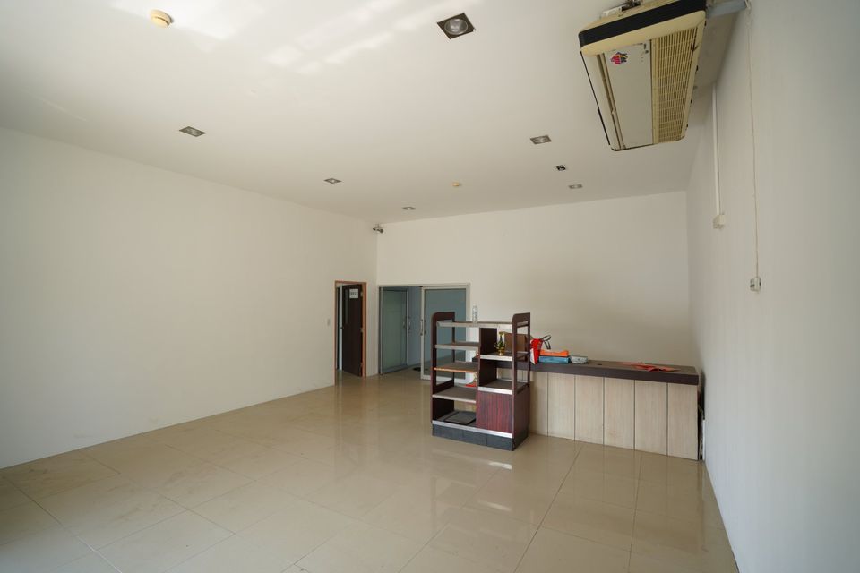 โกดัง ห้องเย็น และสำนักงานออฟฟิศ ใกล้ตลาดไท และตลาดไอยรา