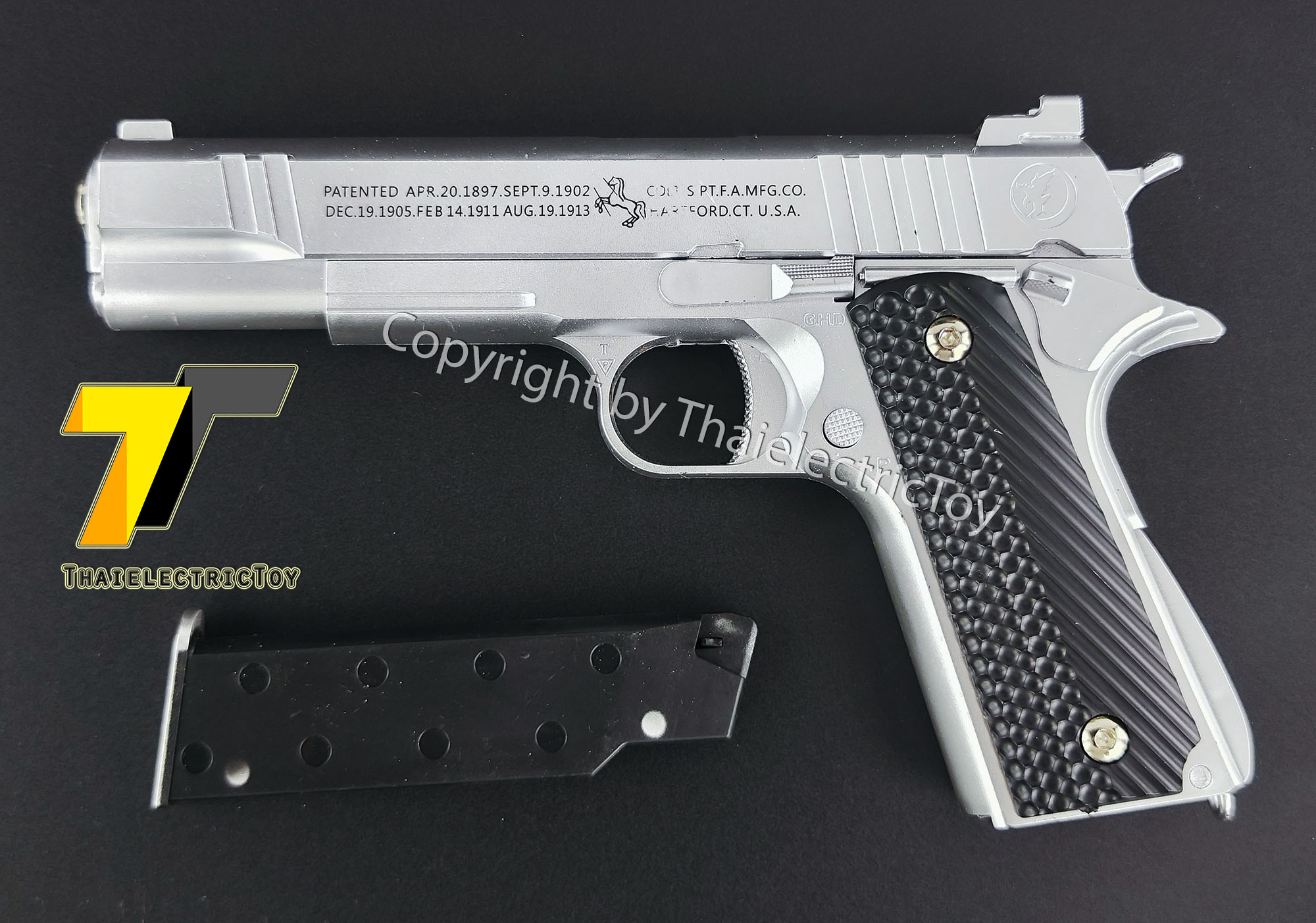 ปืนอัดลมพลาสติก 1911 สีบอร์นเงิน ชักยิงทีล่ะนัด ลำกล้องยาว 8 นิ้ว หนัก 276 กรัม แขวนสไลน์ได้