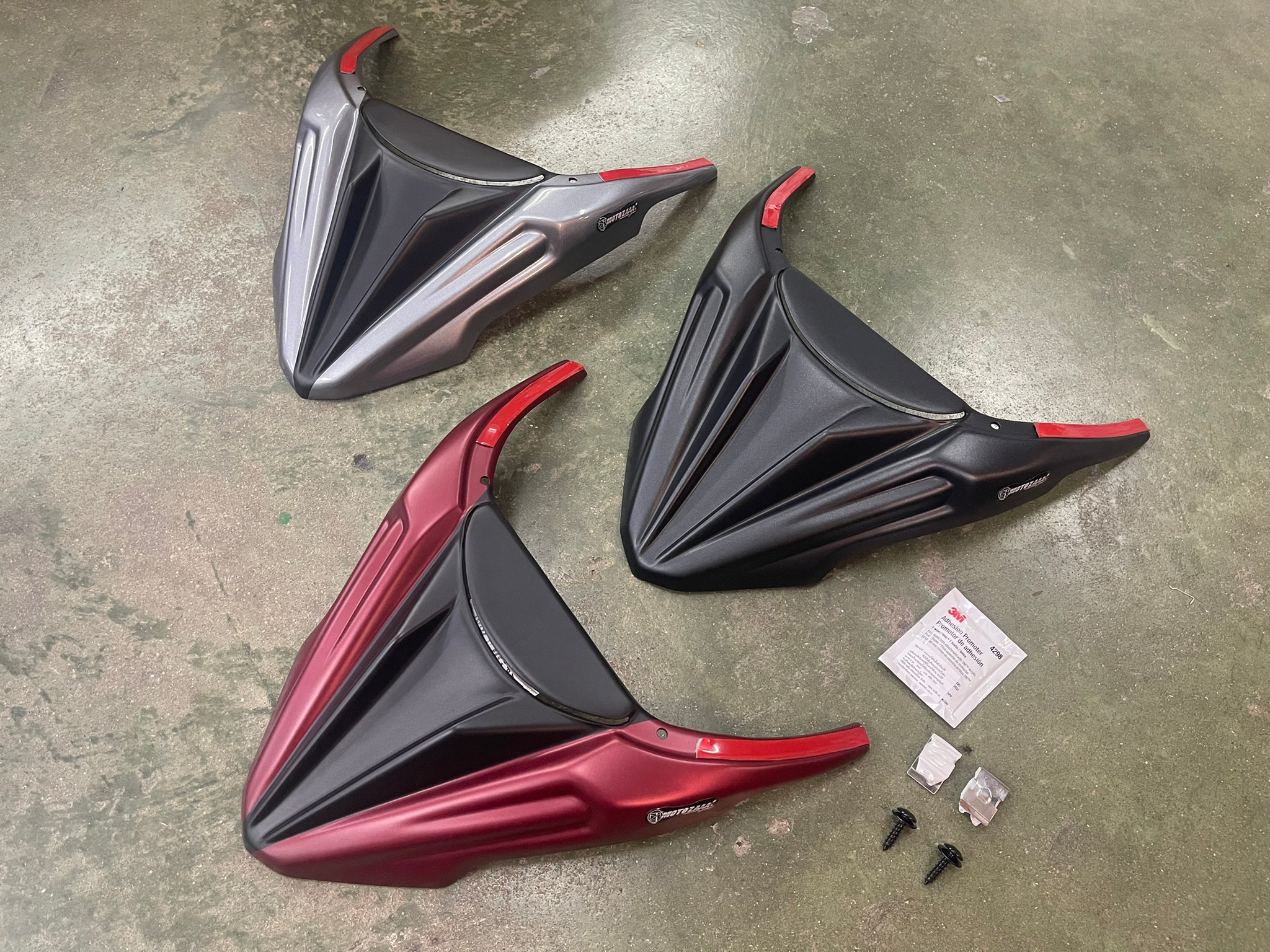 ปากนก MOTOZAAA ADV350 (3 สี) ดำ แดง เทา