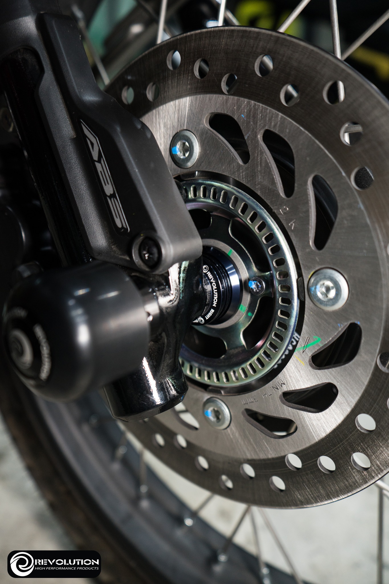 บู๊ชล้อหน้ากลึง CNC REVOLUTION CT-125