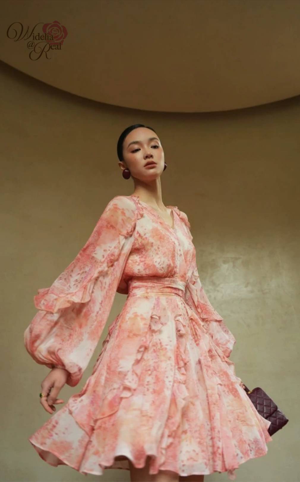 Korea Dress เดรสตัวสั้น ตัวสวย งานเก๋ ใส่สบาย คอวี