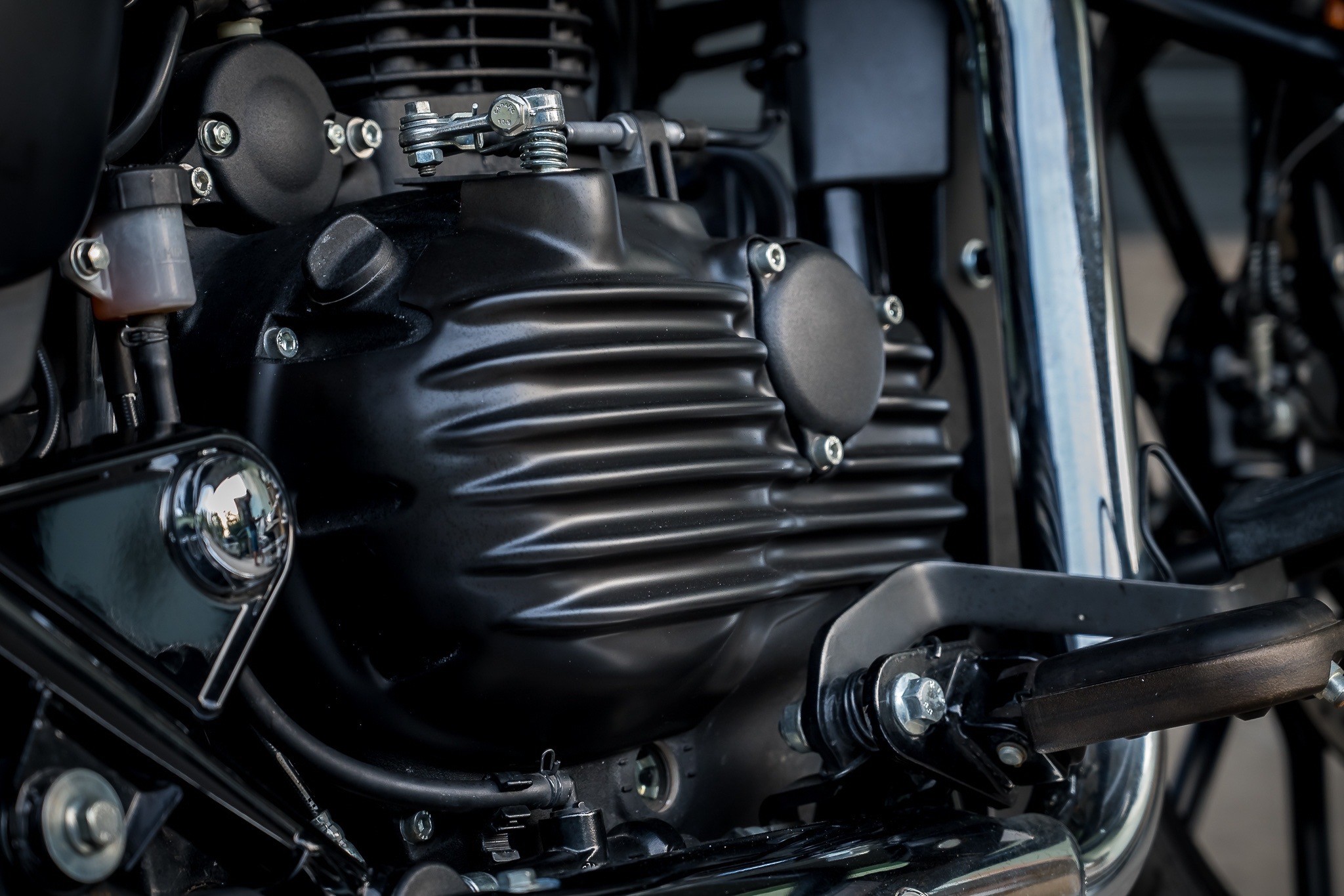 Royal Enfield METEOR 350 (เมธิออ 350) 1.หน้ากากโม่งใหญ่ 3990฿ 2.คาดกลางถัง 1950฿ 3.ครอบฝากระเป๋าข้าง 1990฿ 4.ครอบเครื่อง 2300฿ 5.แคชบาร์+อกไก่ 4700฿