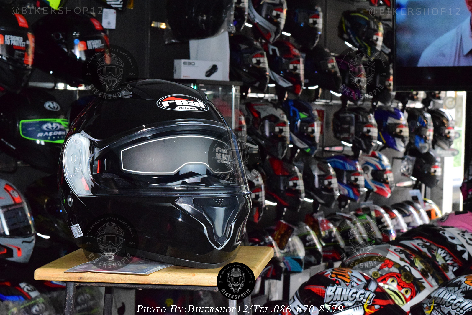 หมวกกันน็อคReal รุ่น Storm สี ดำเงา