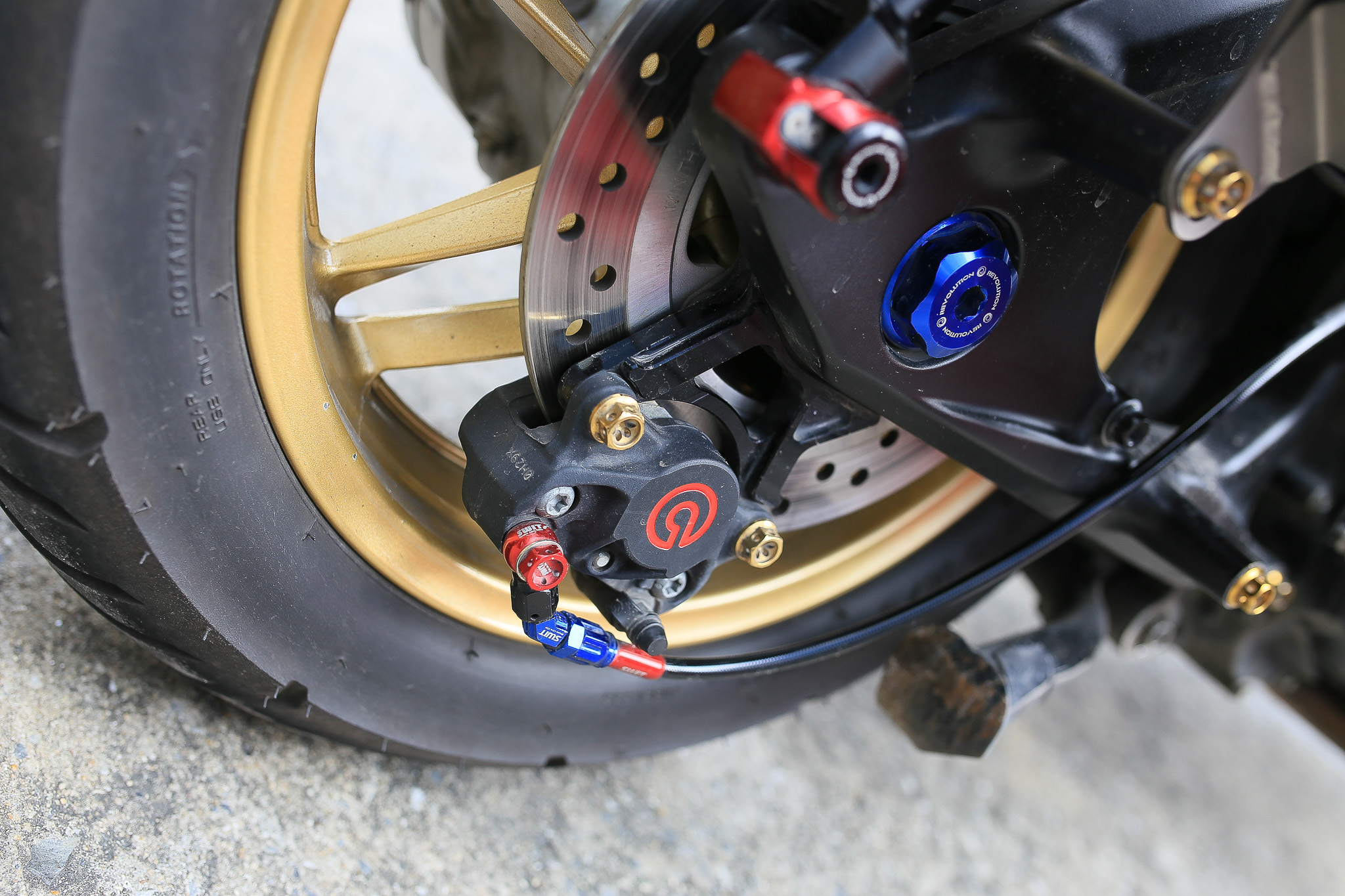 ชุดโปรเบรค breambo ขาหน้า-หลัง พร้อมหัว kamui และสายเบรคแท้ สำหรับลูกค้า FORZA 300-350 / X-MAX 300 (สายมีสีดำ แดง เหลือง เขียว น้ำเงิน )