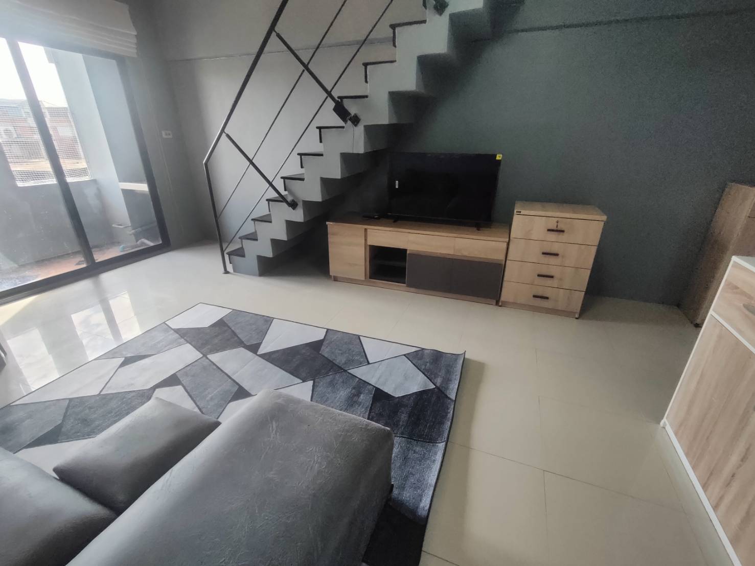 ฌ็องเซลิเซ่ ติวานนท์ - CHAMPS ELYSEES TIWANON