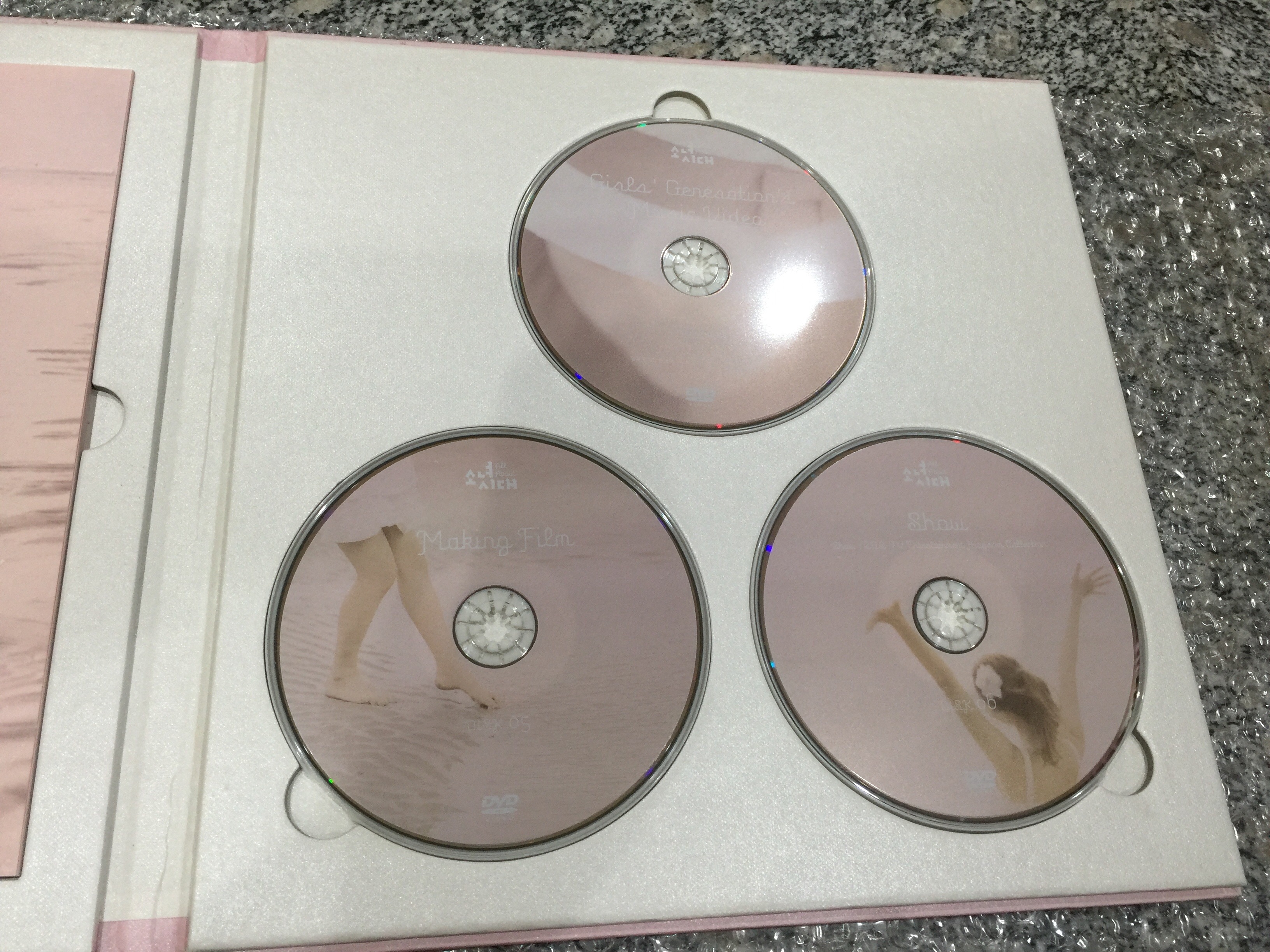 [มือ 2 พร้อมส่ง - ลด 50% พร้อมส่งฟรี!] Girls' Generation - Paradise in Phuket DVD (6DVD)