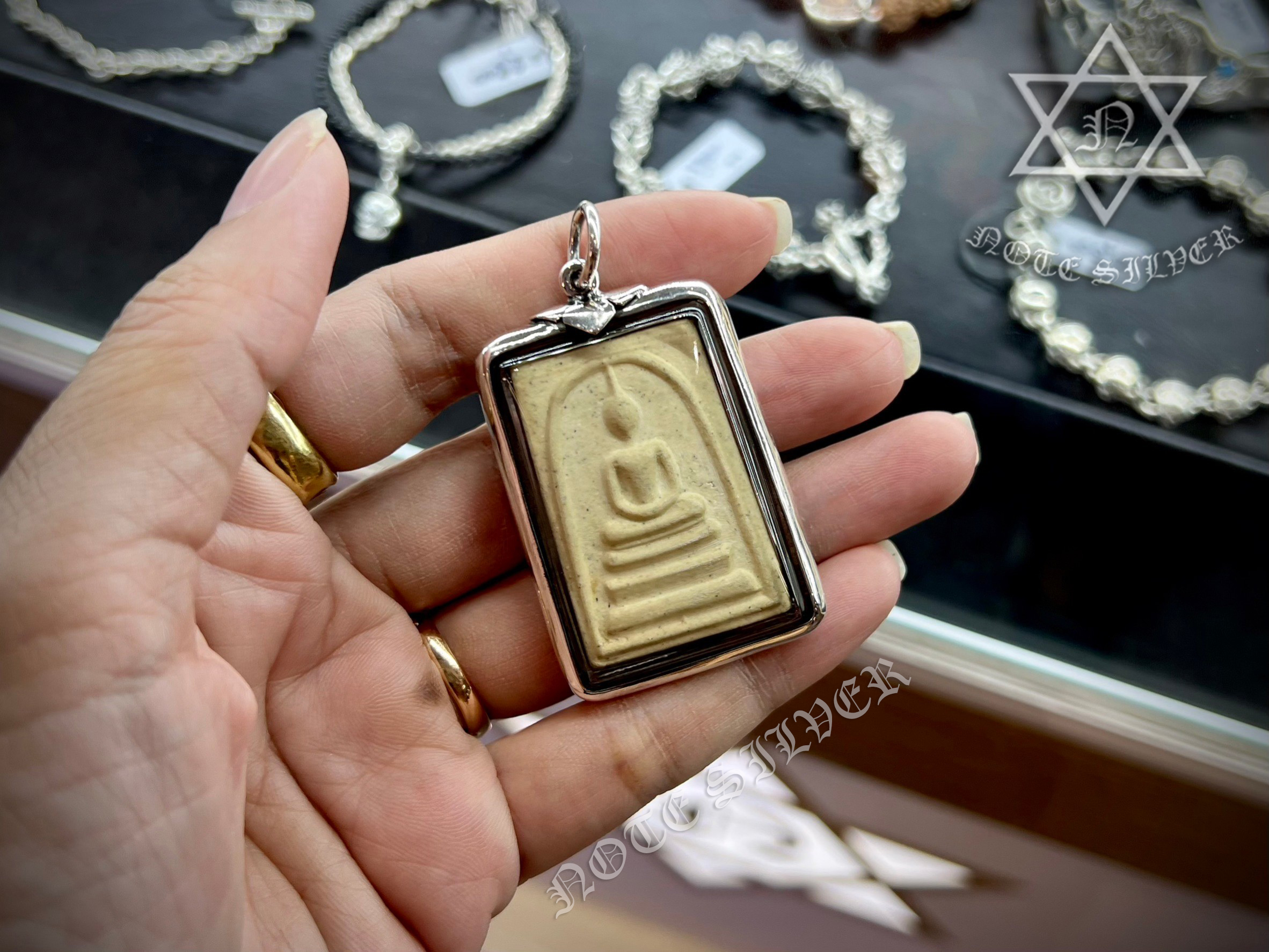 เลี่ยมกรอบผ่าหวาย พร้อมพลาสติกกันน้ำ Sterling Silver 925 NSSV3187