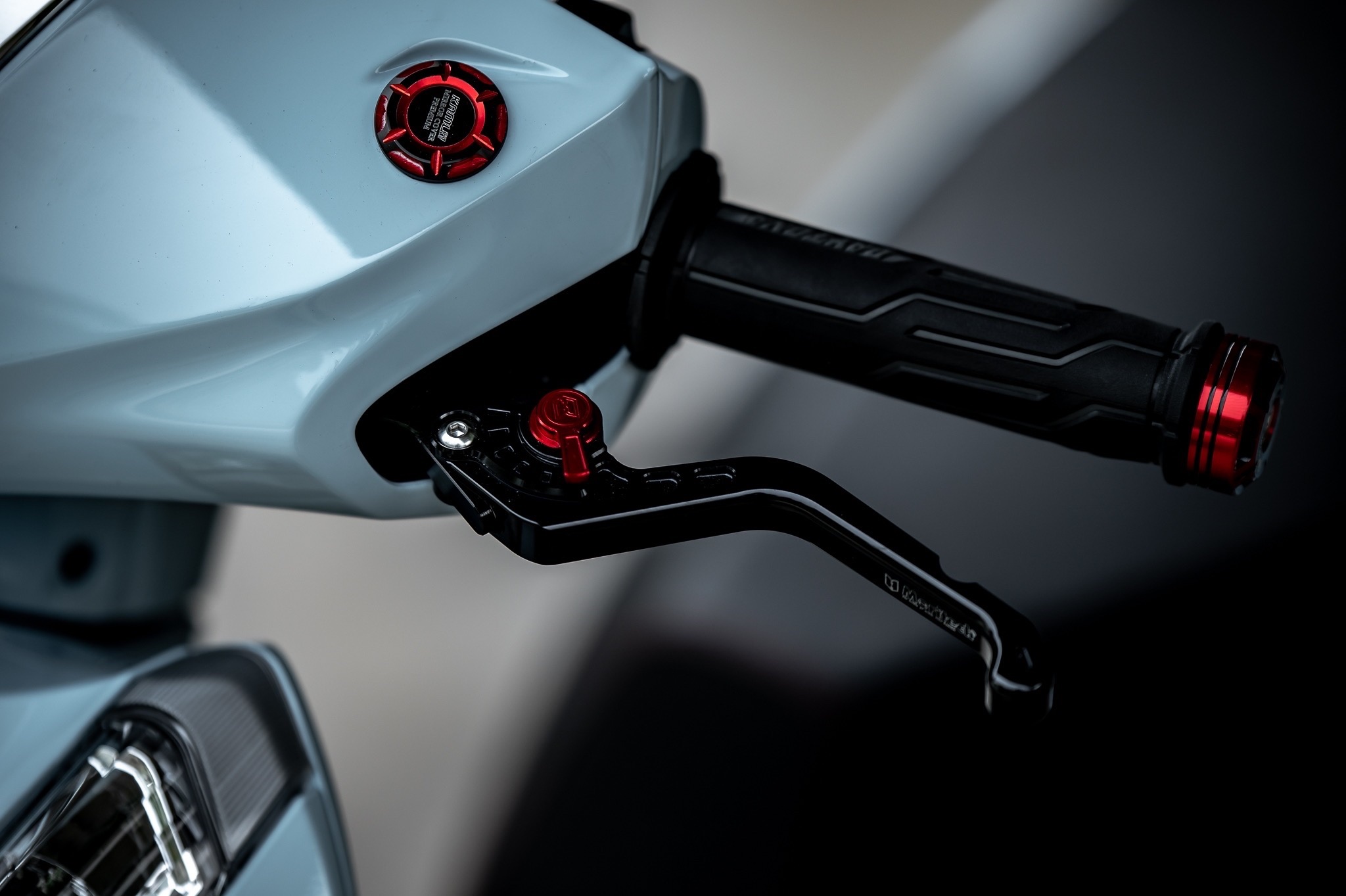 Lead125 1). ครอบท้ายปิดรูกันตก Tail fairing cover 2). ครอบปิดข้างแฟริ่ง Flank fairing cover 3) ปิดข้างบังโคลนหน้า Front fender cowl