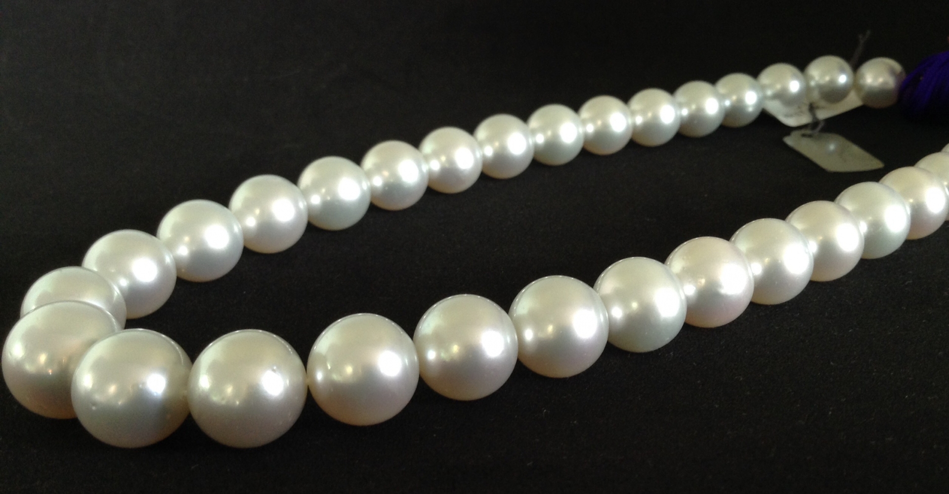 ไข่มุก south sea ขนาด 12-15.3 มิล กลม สีขาวประกายเงิน ไข่มุกกลม