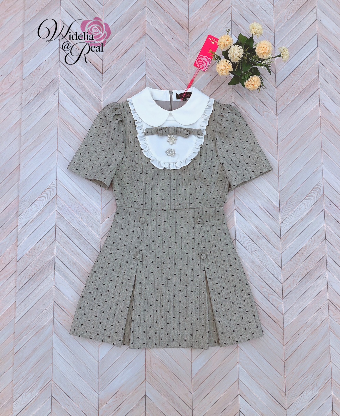 Korea Dress เดรสแขนสั้น คอบัว อกเย็บโบว์และเย็บกระดุมเพชร