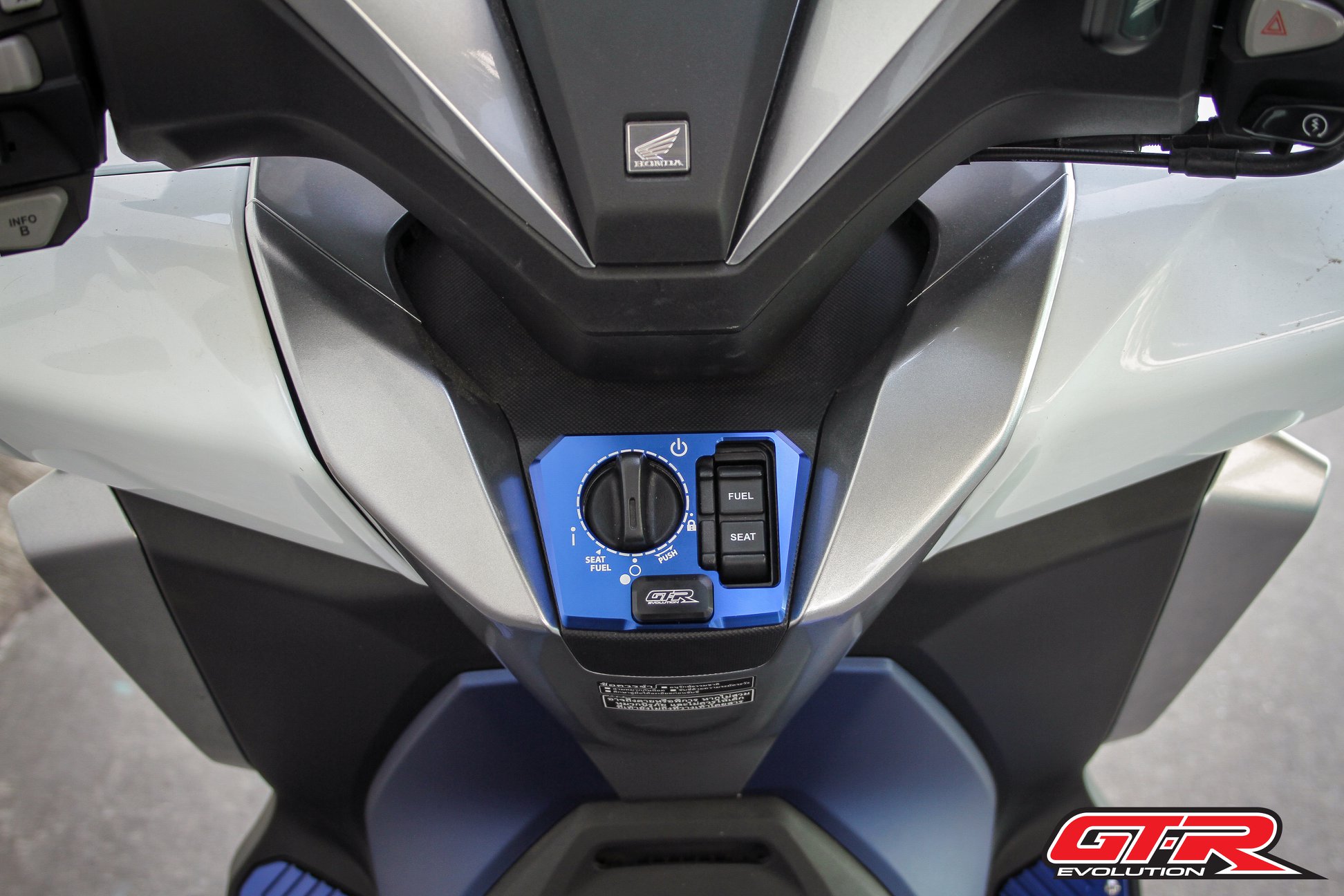 ฝาครอบสวิทกุญแจ 2 ชิ้น GTR FORZA300-350 ราคา550