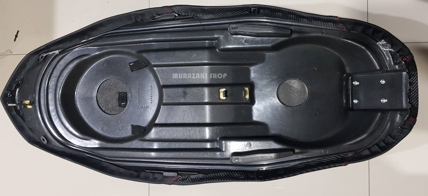 เบาะโครงเทียมทรงSport carbon YAMAHA X-MAX 300 หน่อยวัดด่าน โครงเทียม ขายขาด 4500 บาท