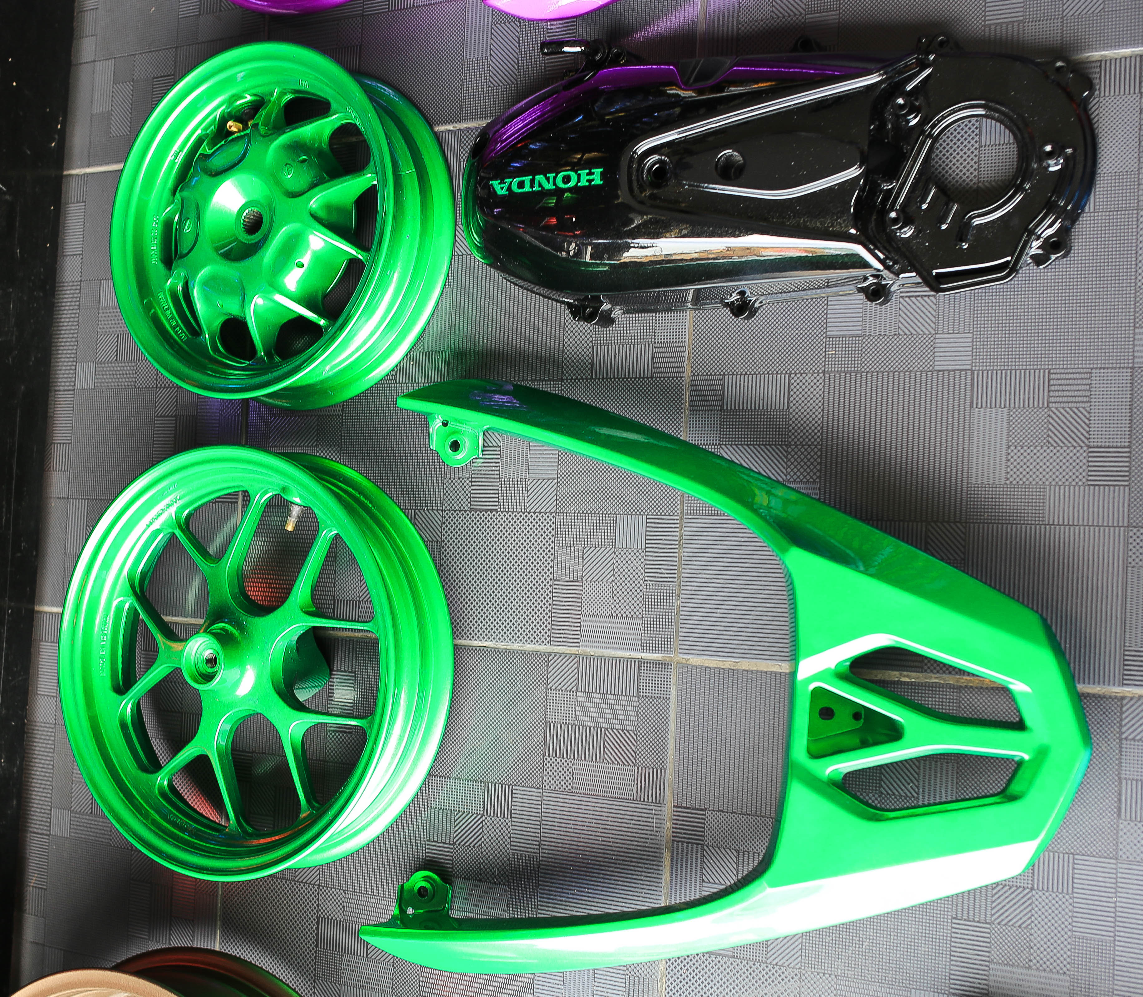 ล้อ-จับหลัง-แคร้ง ทำสี พร้อมสับ HONDA LEAD 125