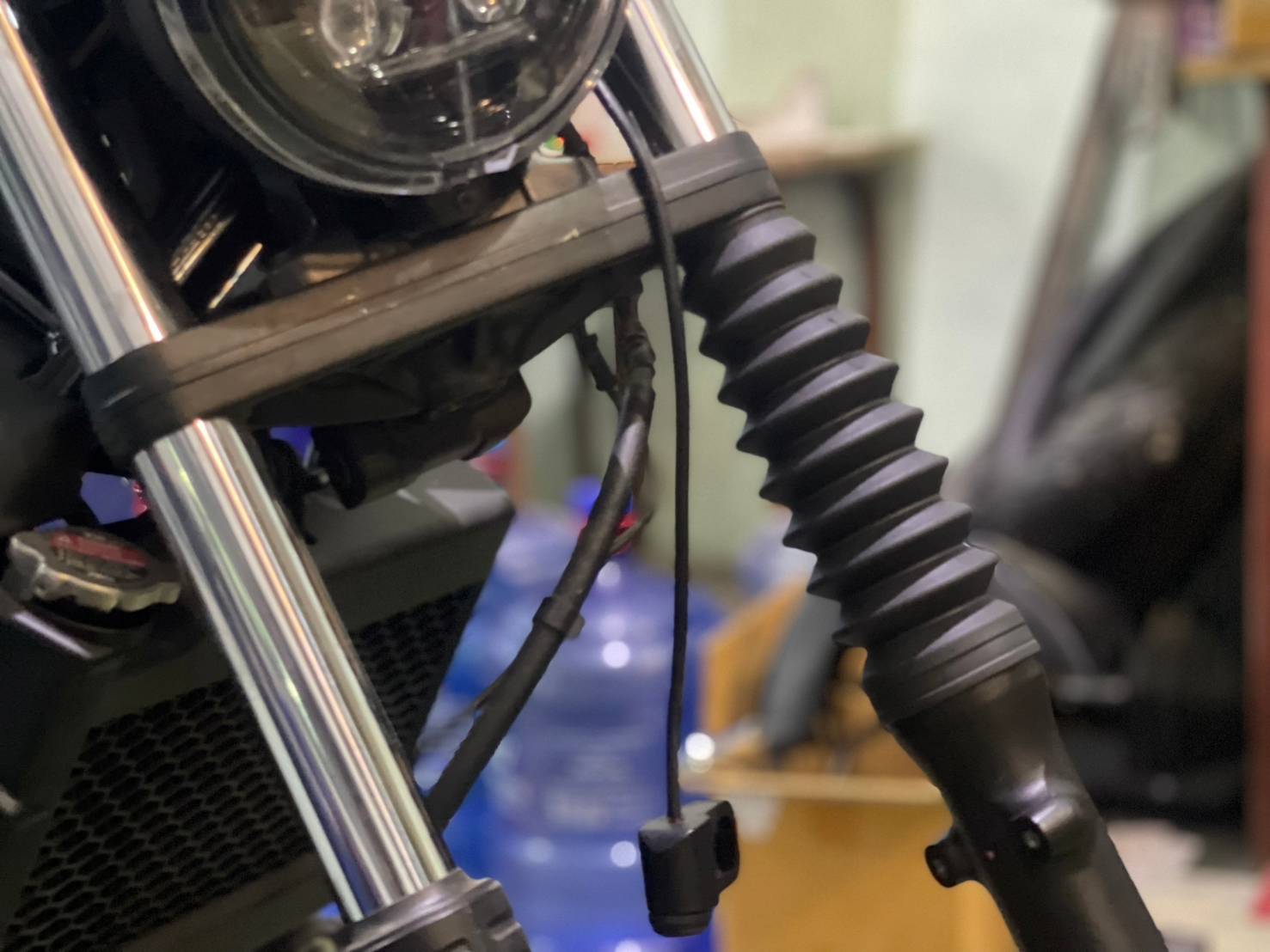 ยางหุ้มโช๊ค rebel 300/500 ราคา 650 บาท