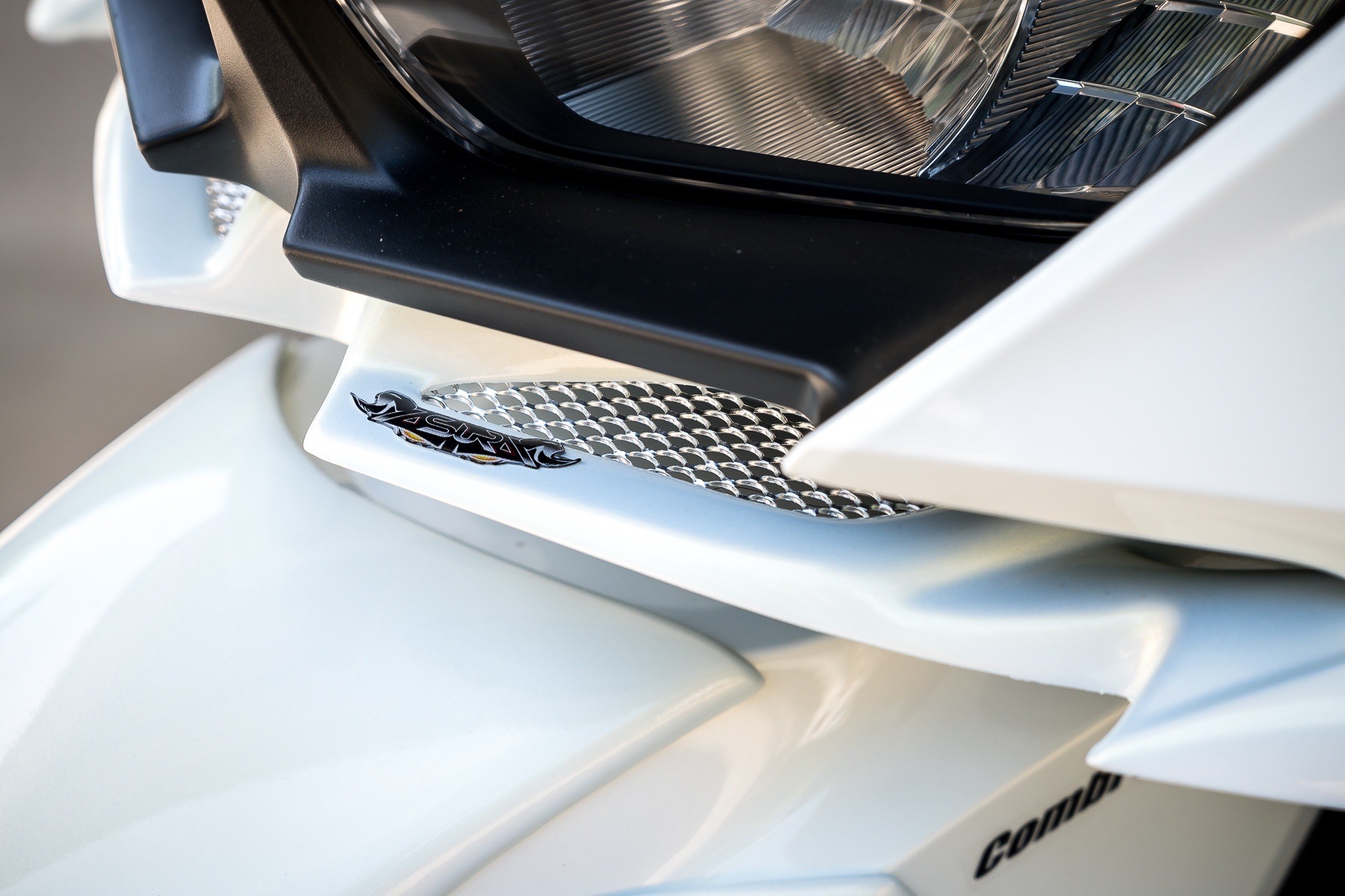 วิงเลท AsurA Click160 1200฿ (ขาว ,ดำด้าน,แดง)