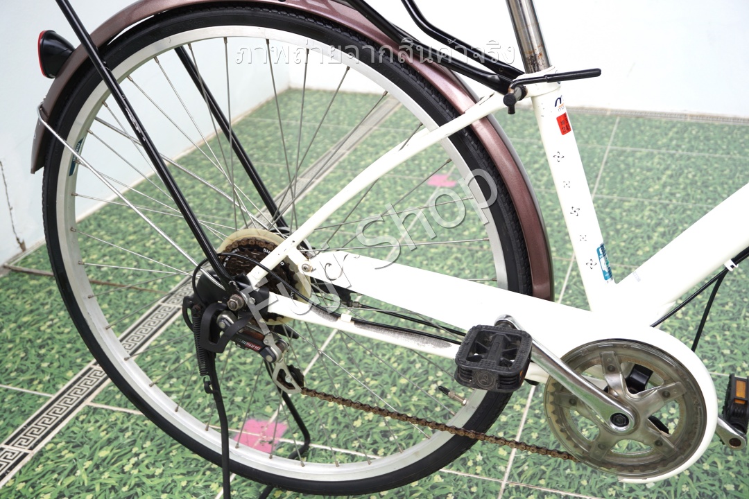 จักรยานแม่บ้านญี่ปุ่น - ล้อ 27 นิ้ว - เกียร์ 6 สปีด - ไฟหน้าอัตโนมัติ - สีขาว [จักรยานมือสอง]
