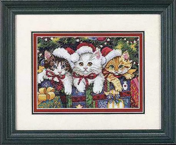 cat-1143 *สินค้าหมด* ชุดปักครอสติช ลายแมวน้อยคริสต์มาส (ปักเต็มผืนผ้า ปักครั้งละ 3 เส้นเล็ก) ขนาด 38*27 ซม.ผ้าครอสติช 11CTพิมพ์ลายปักบนผ้า ไหมคอตตอน 35 สี ผังลาย เข็ม