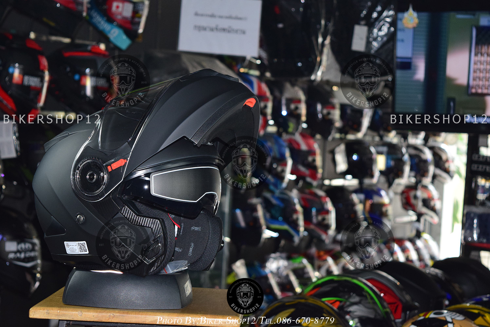 หมวกกันน็อคReal รุ่น StormForce สี ดำด้าน