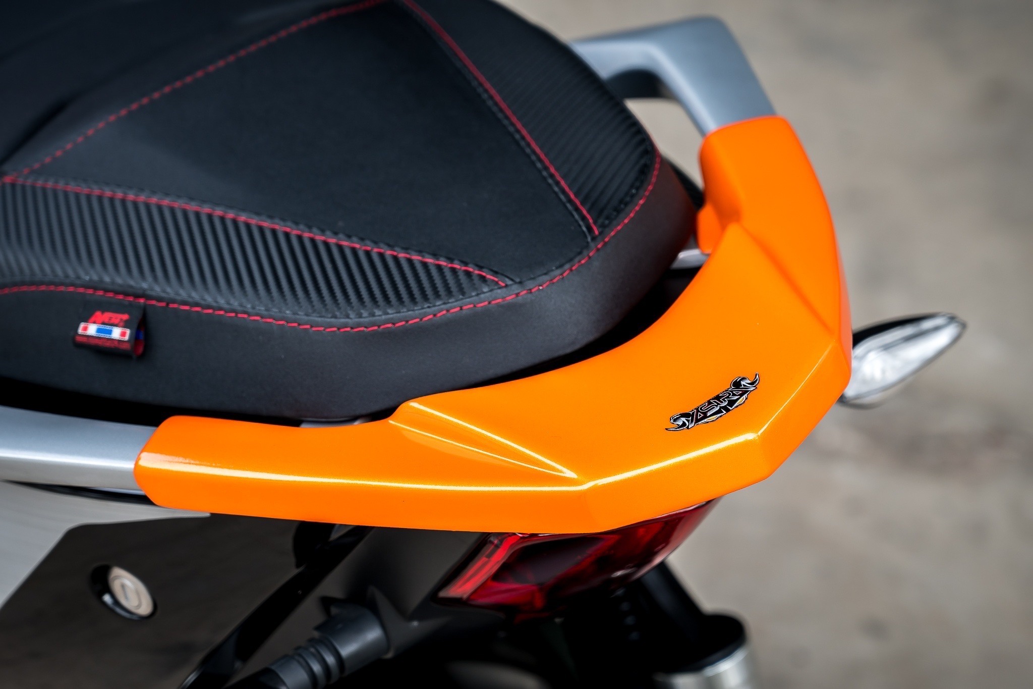 ชุดแต่งมอเตอร์ไซด์ไฟฟ้าAJ Z3 1.ชิวหน้า Windshield Z3 890฿ 2.ครอบ อกซ้าย/ขวา Front cover side fairing Z3 1700฿ 3.ครอบเฟรม Chassis cowl Z3 1350฿ 4.ครอบบังโคลนหน้า Front fender cover Z3 1400 5.ครอบแฟริ่งข้าง Under cover side fairing Z3 1400฿ 6.ครอบมือจับท้าย