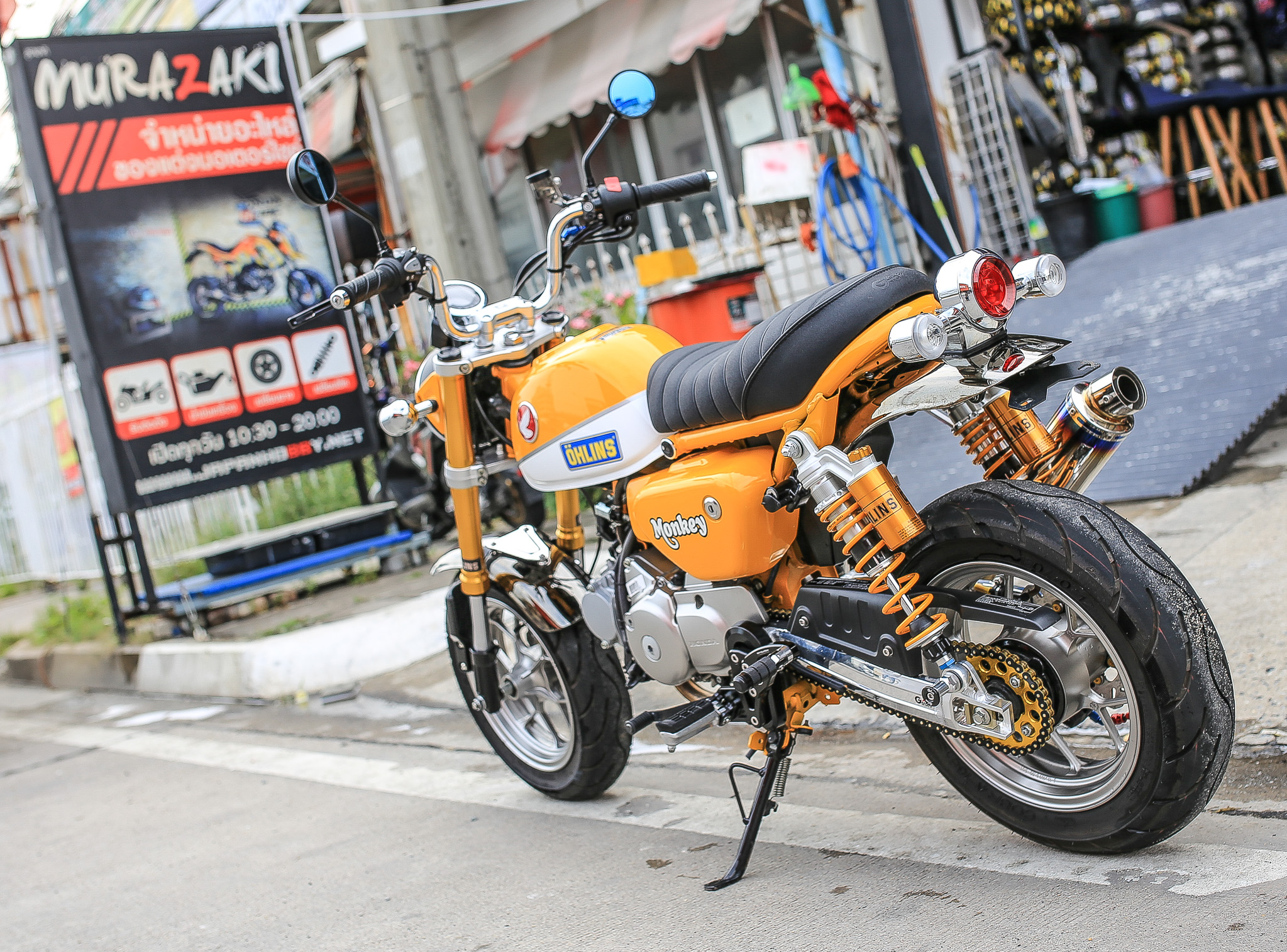 โซ่ดำหมุดทอง JOMTHAI 420 ยาว120 ราคา359