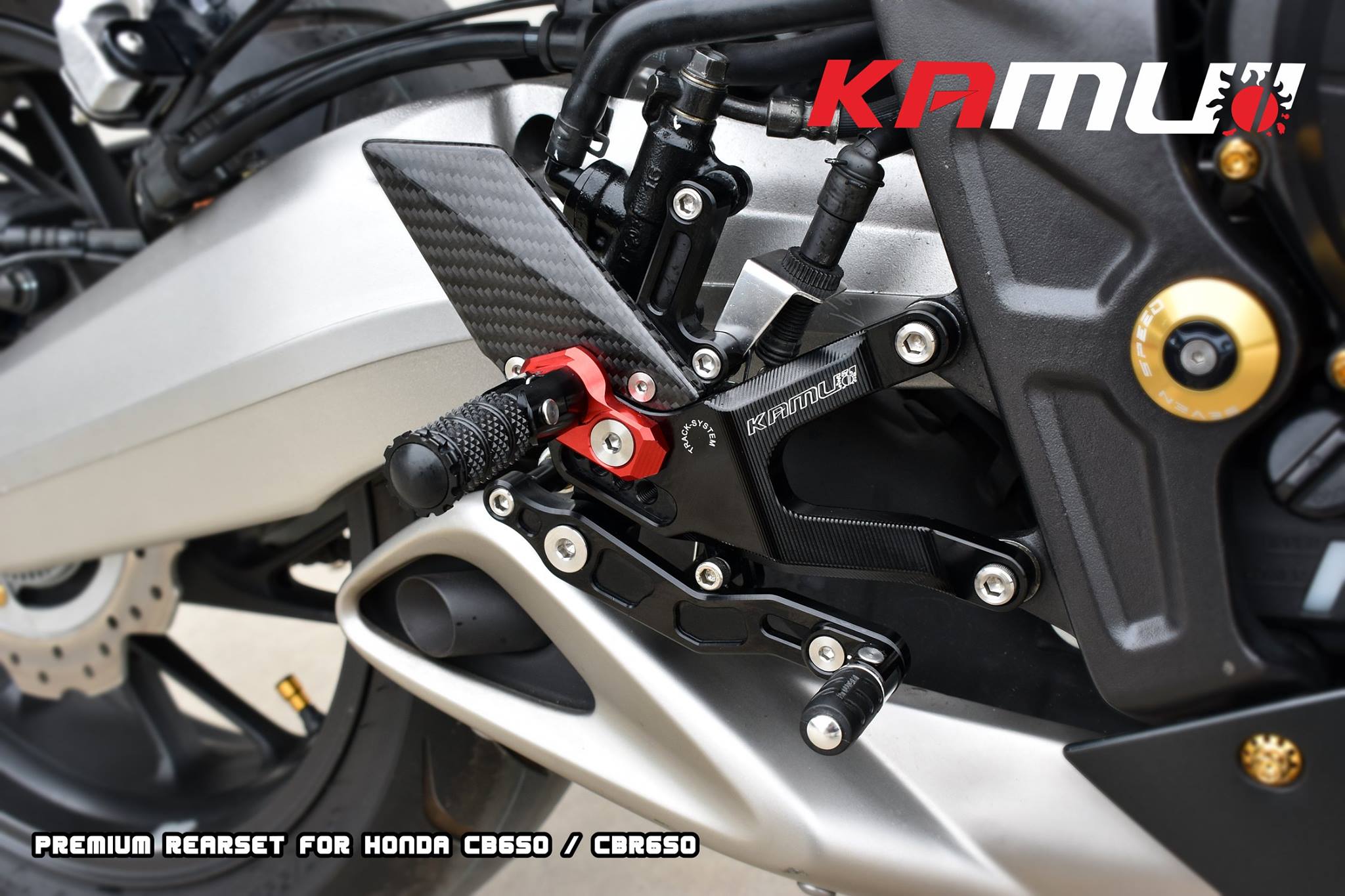 ชุดเกียร์โยง CNC พรีเมี่ยม สำหรับ Honda CB/CBR 650 ชุดเกียร์โยงจาก Kamui - ผลิตจากวัตถุดิบคุณภาพสูง - ด้วยกรรมวิธี 3D ทำให้ชิ้นงานมีความละเอียดสวยงาม - มีความสวยงาม แข็งแรง ทนทาน - ใช้น็อตสแตนเลสทุกชิ้น - แป้นพักเท้าสีแดง โดดเด่น สามารถปรับตำแหน่งได้ถึง 8