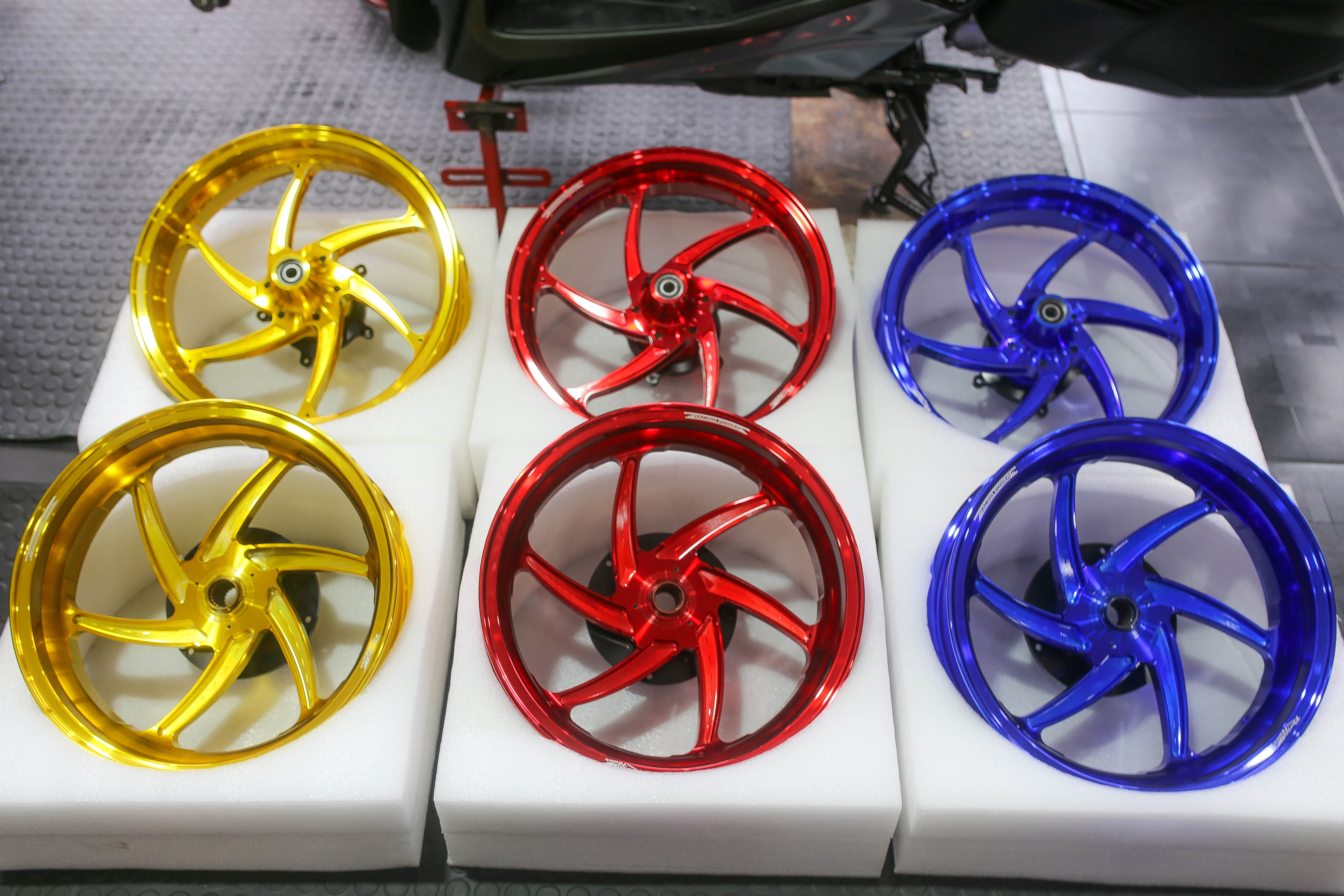 ล้อแม็กXmax Racingpower น้ำหนักเบา แข็งแรง มีประกันสินค้า มีสีทอง แดง น้ำเงิน ดำ ม่วง เขียว